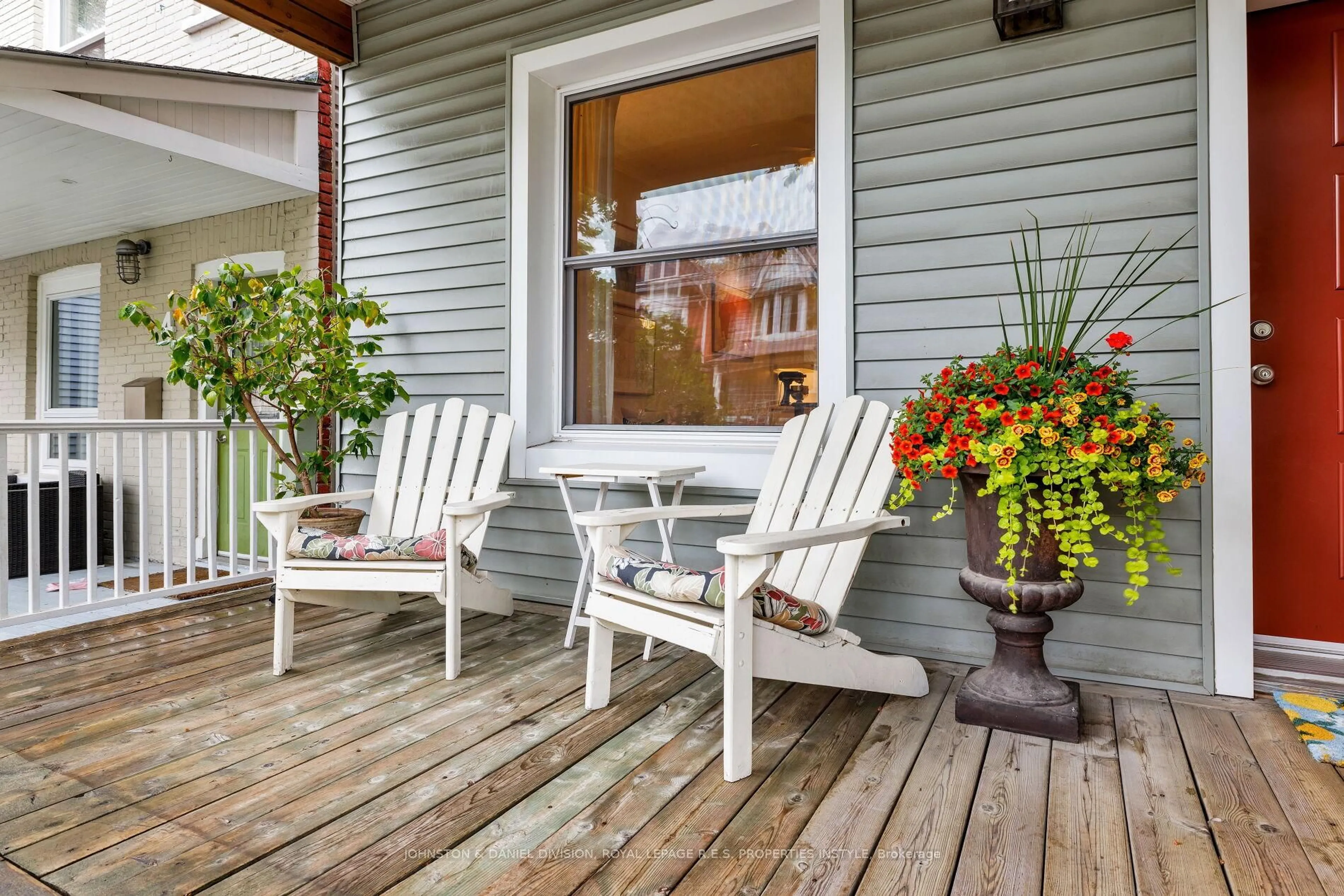 Patio, street for 6 Marjory Ave, Toronto Ontario M4M 2Y3