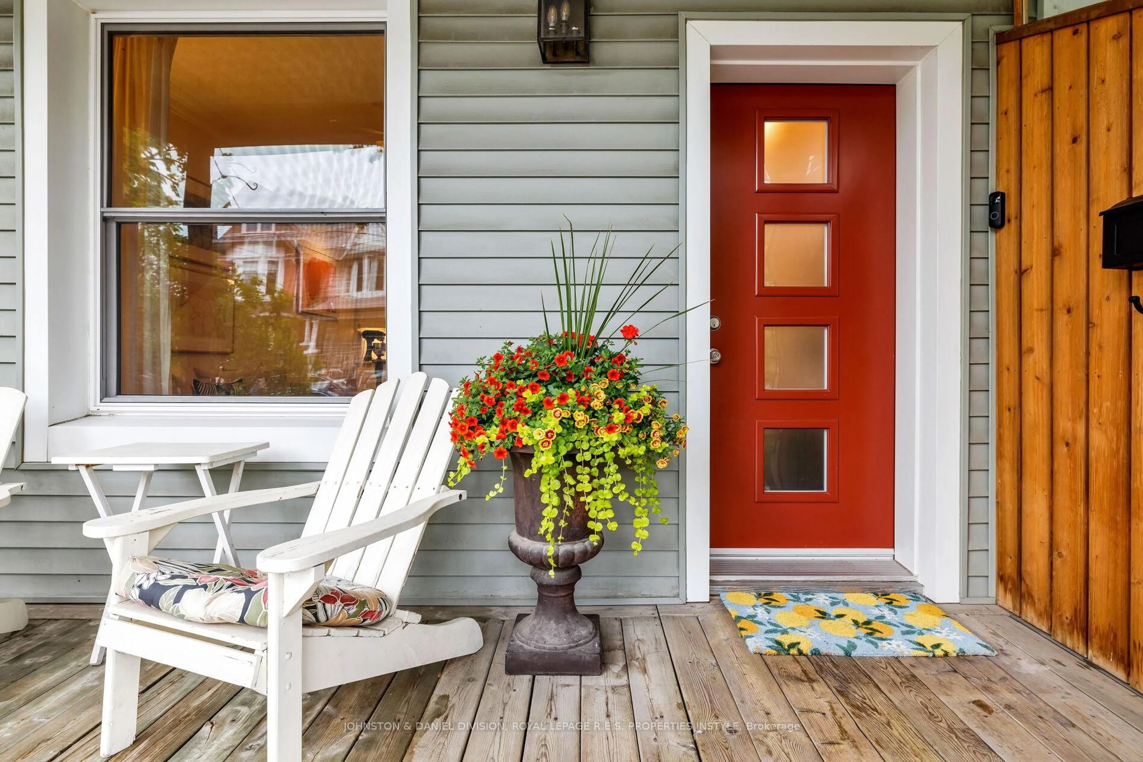 Indoor entryway for 6 Marjory Ave, Toronto Ontario M4M 2Y3