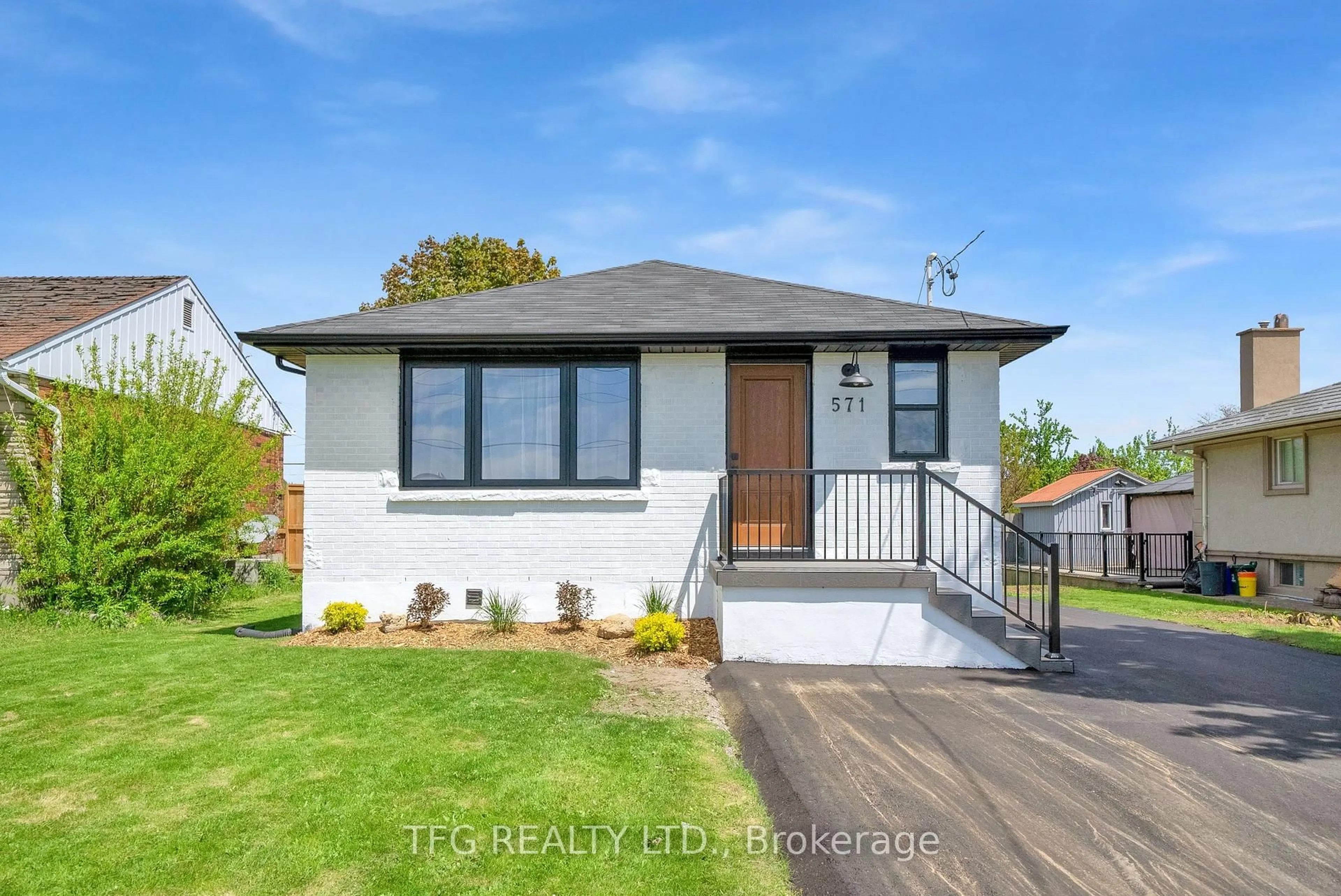 Home with brick exterior material, street for 571 Stevenson Rd, Oshawa Ontario L1J 5N9