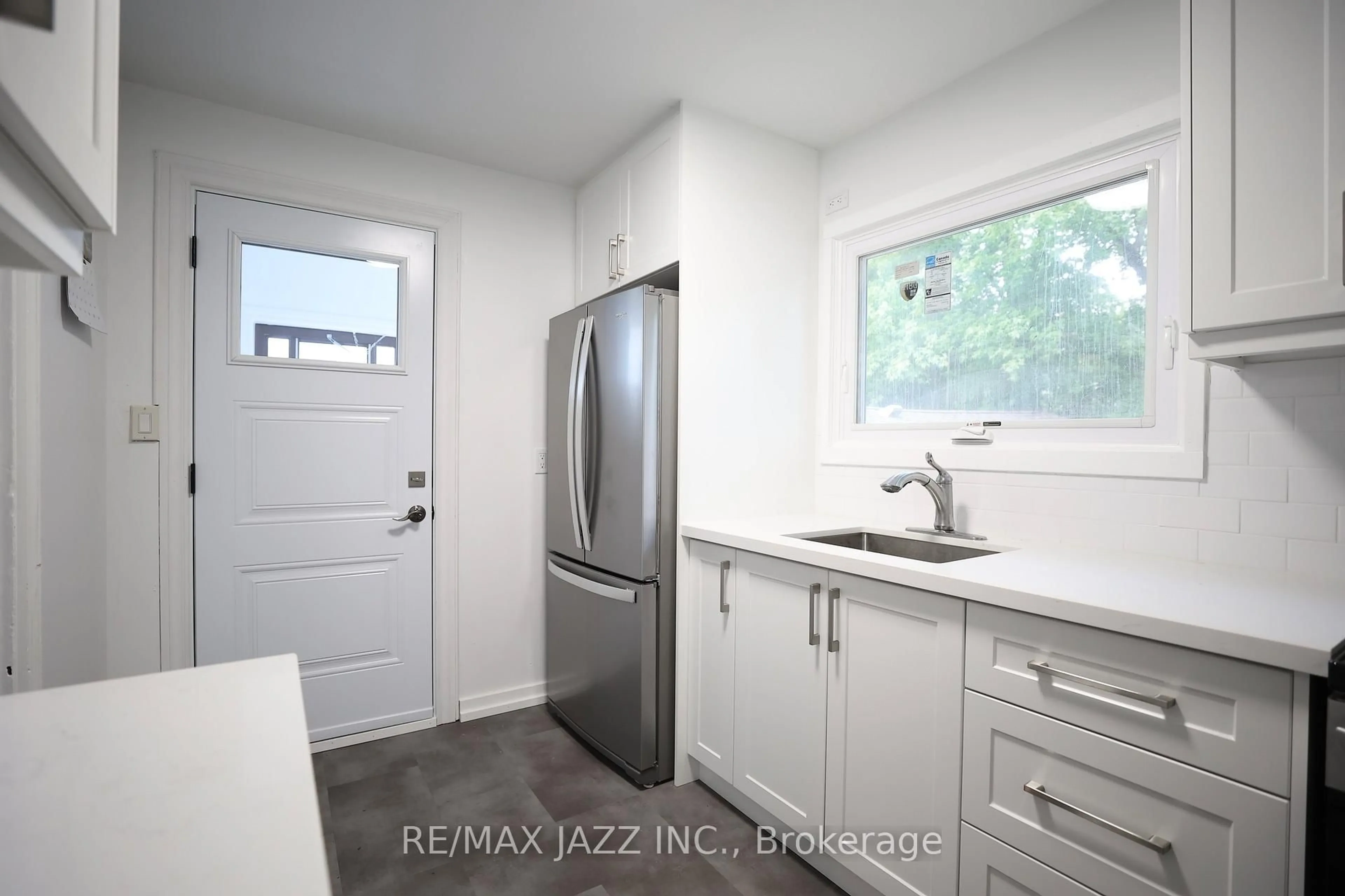 Unknown for 368 Buena Vista Ave, Oshawa Ontario L1J 2M5