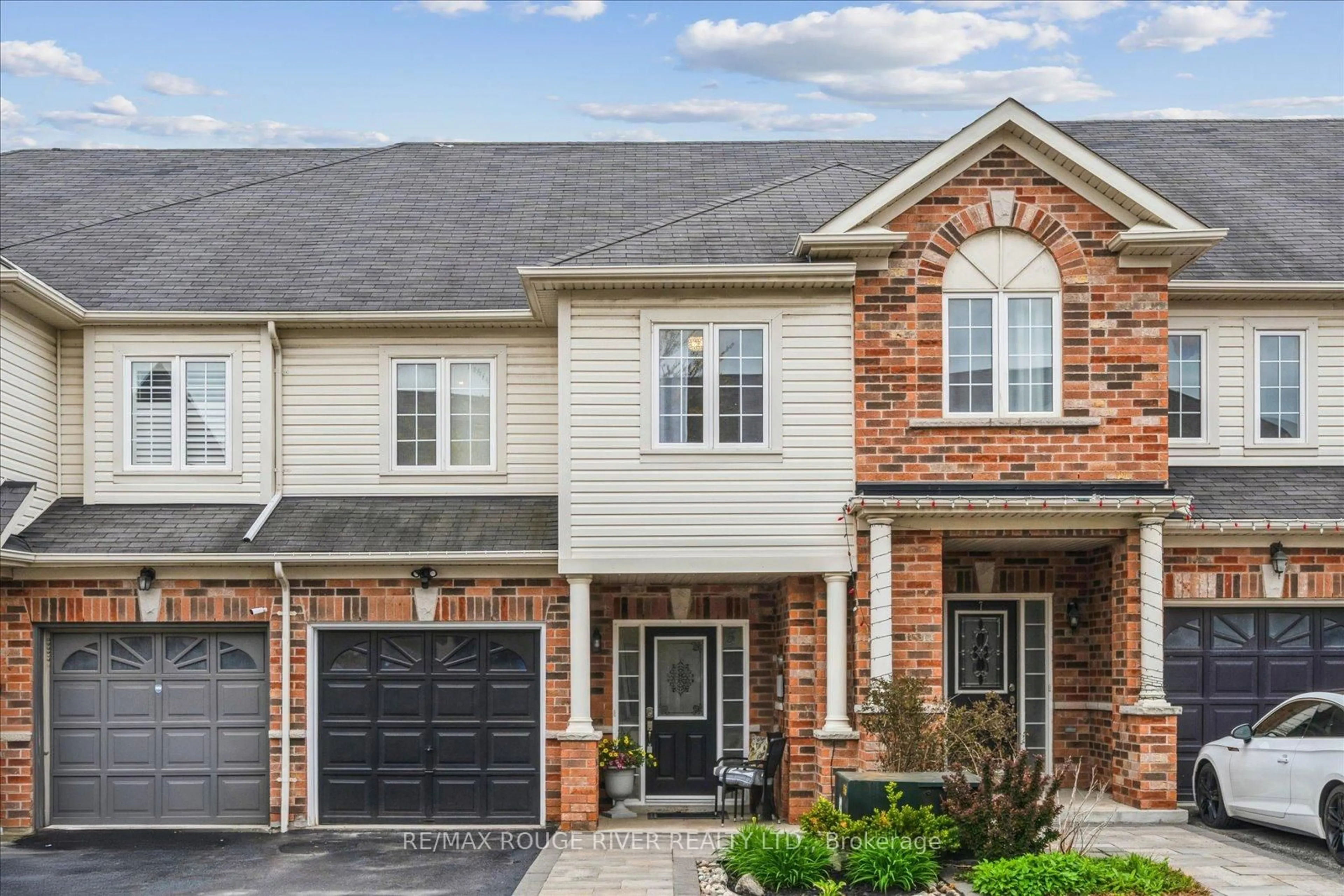 Home with brick exterior material, street for 5 Delight Way, Whitby Ontario L1M 0G1