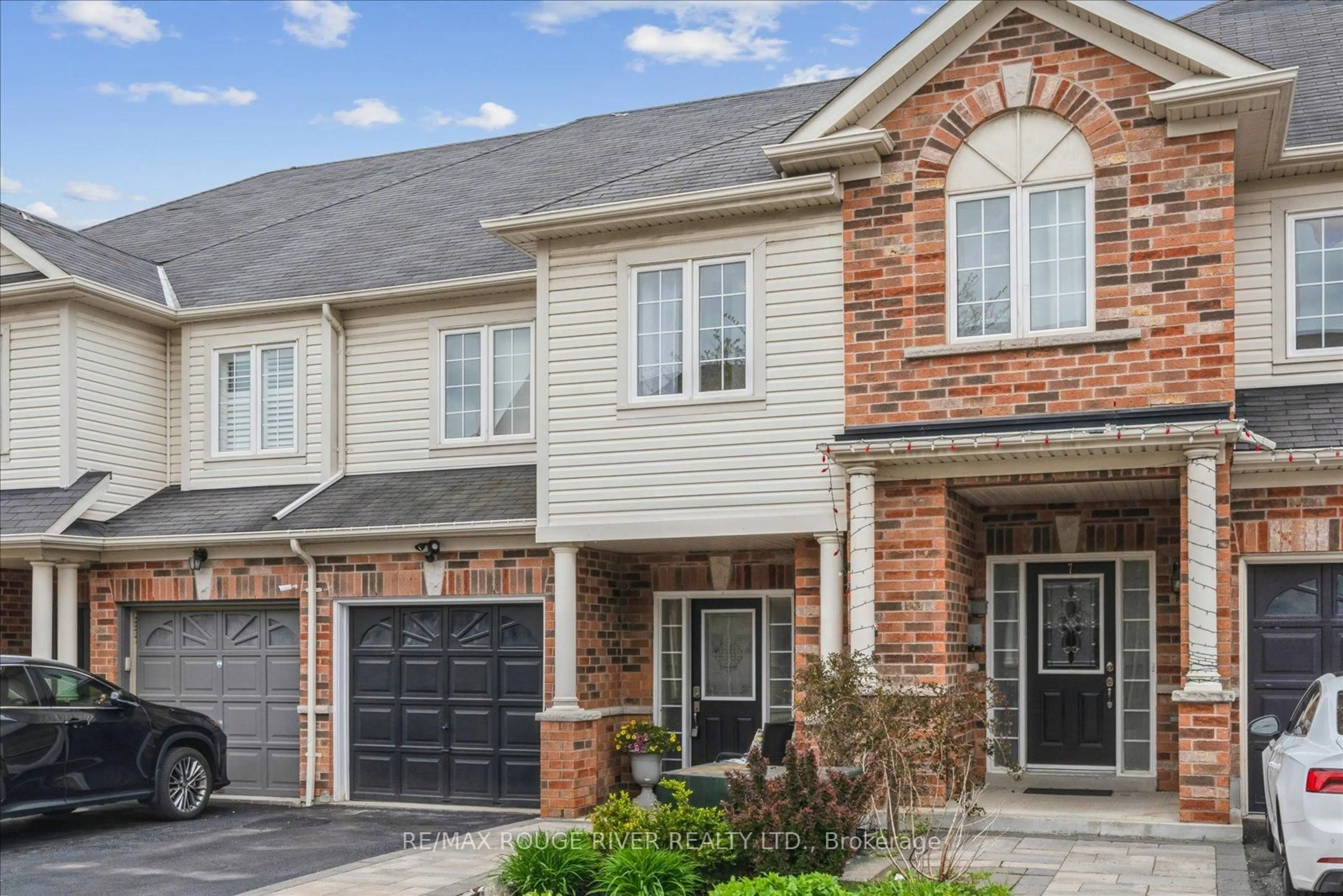 Home with brick exterior material, street for 5 Delight Way, Whitby Ontario L1M 0G1