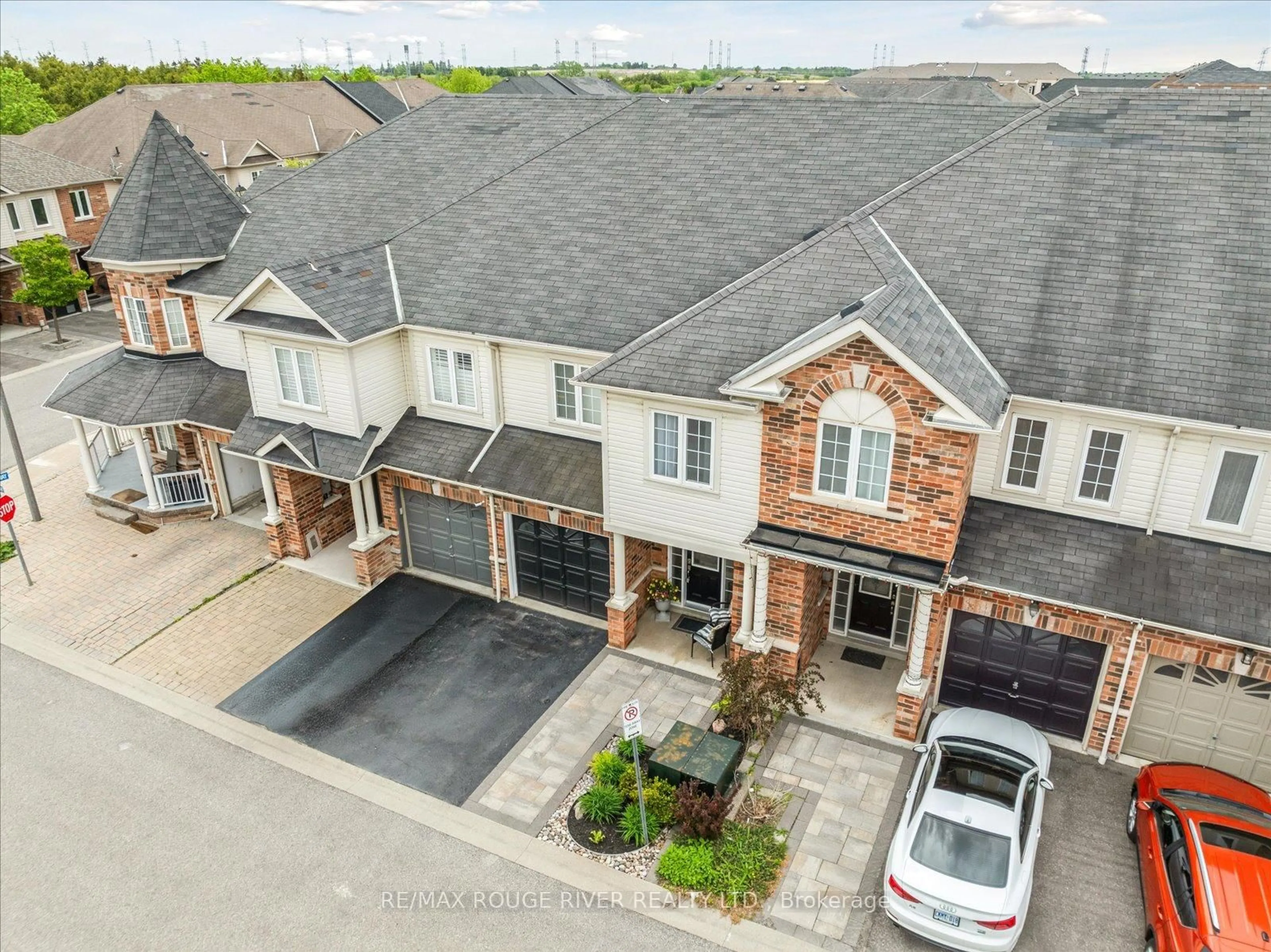 A pic from outside/outdoor area/front of a property/back of a property/a pic from drone, street for 5 Delight Way, Whitby Ontario L1M 0G1