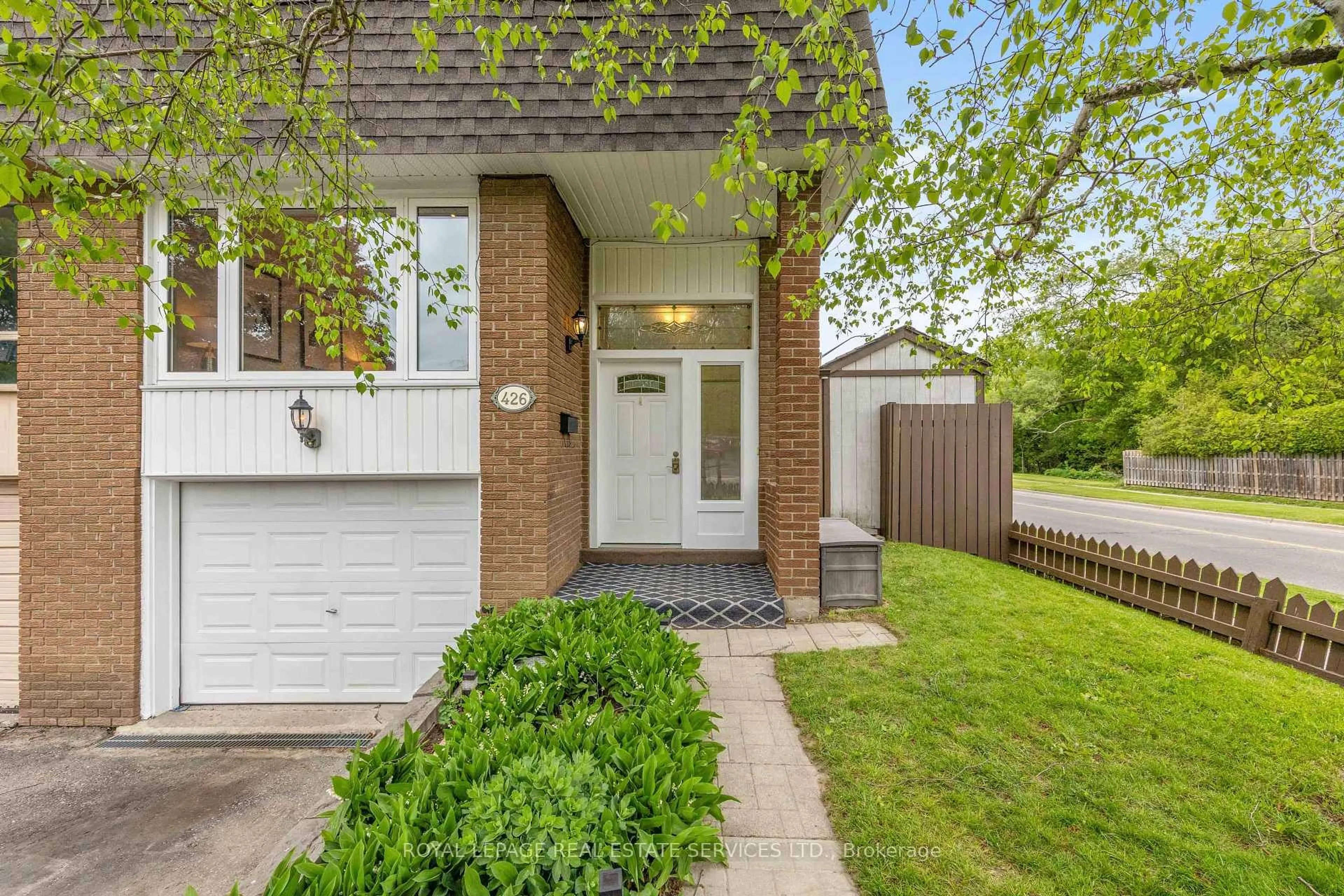 Home with brick exterior material, street for 426 Camelot Crt, Oshawa Ontario L1G 6P7