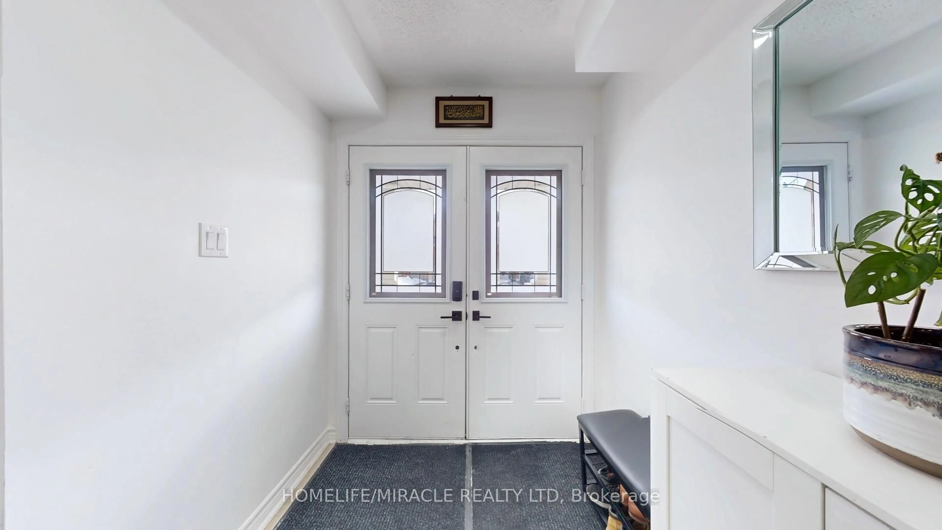 Indoor entryway for 1548 Winville Rd, Pickering Ontario L1X 0C5