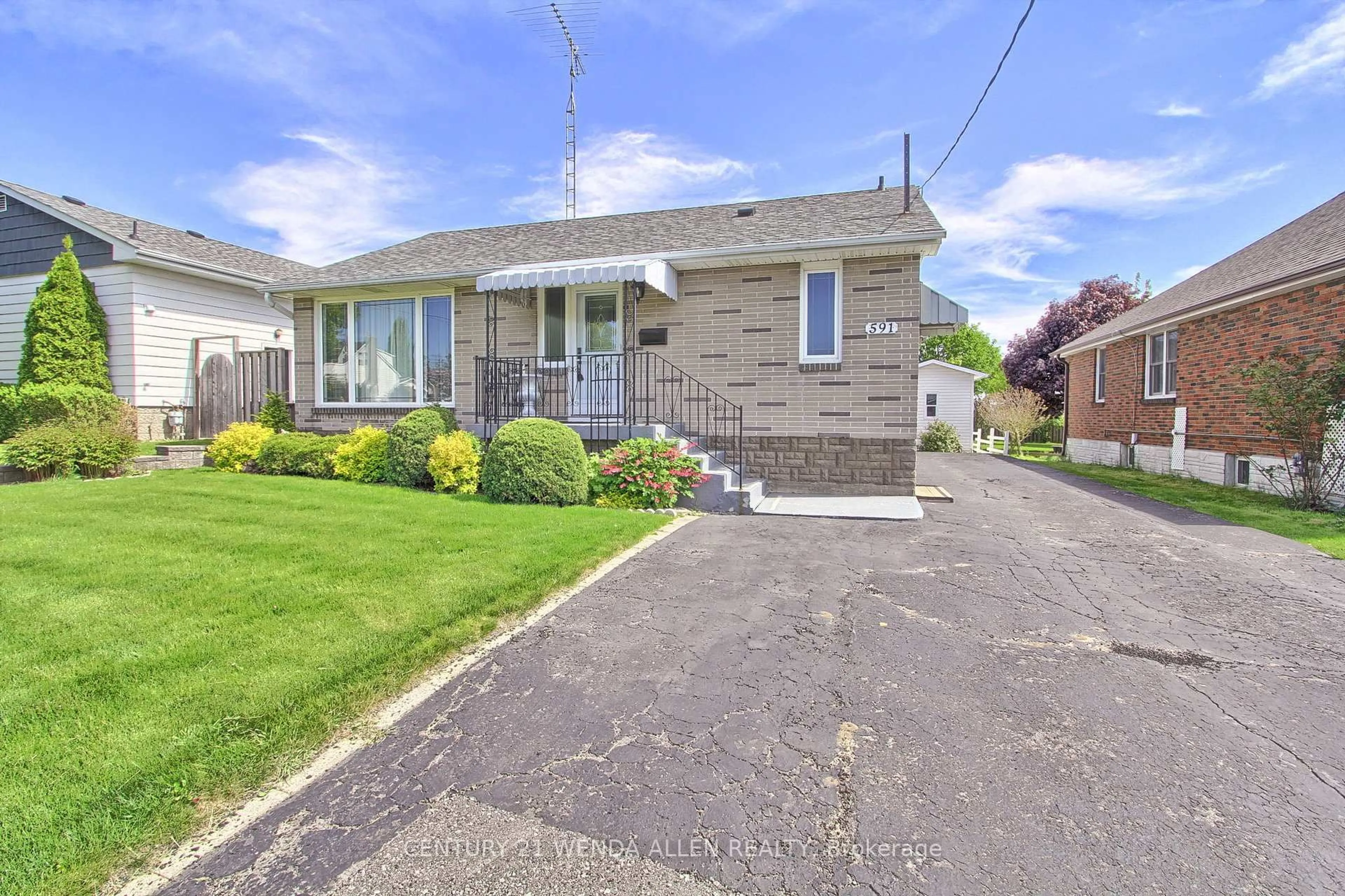 Unknown for 591 Adelaide St, Oshawa Ontario L1J 2S2