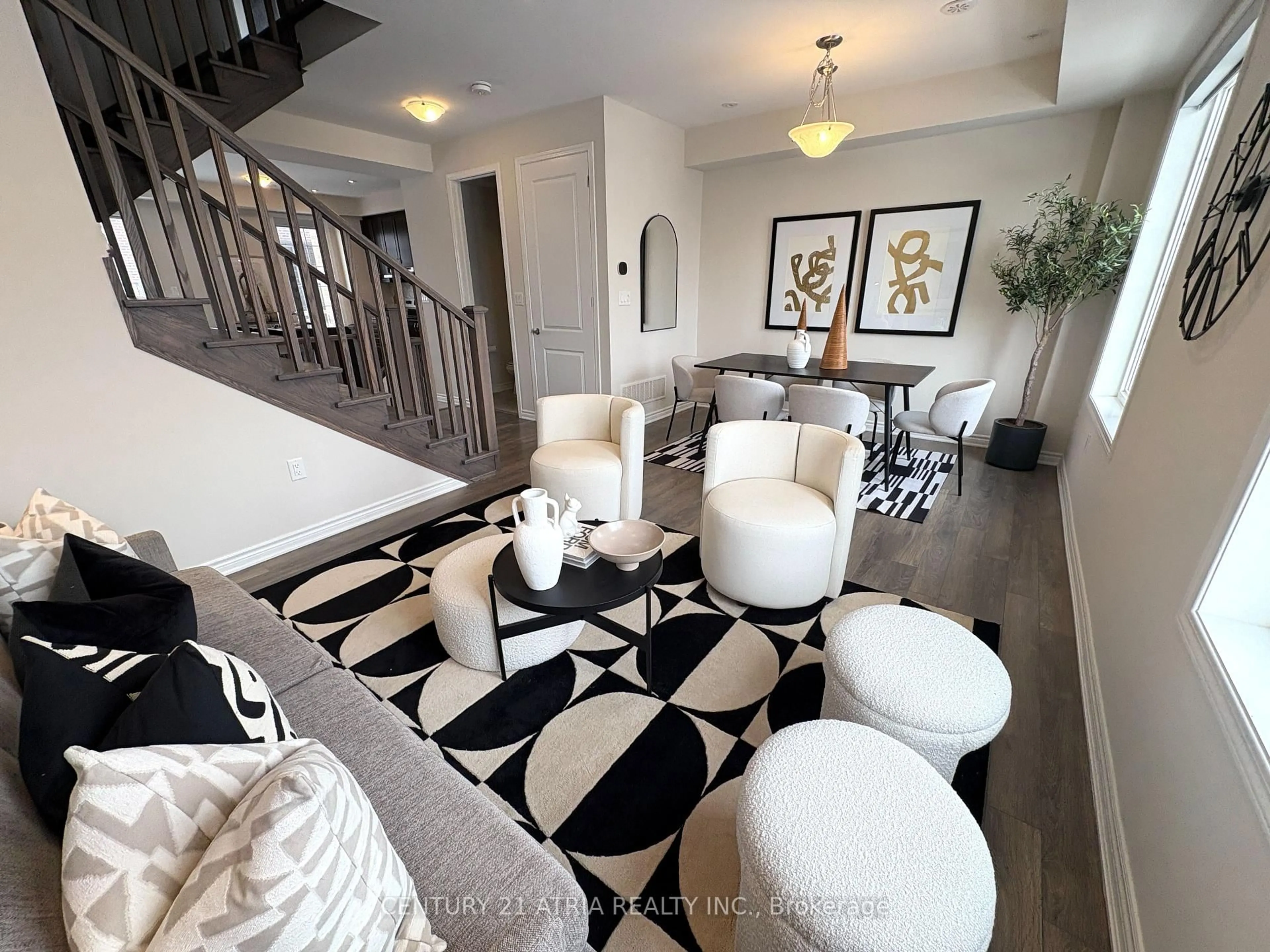 Indoor entryway for 3340 Thunderbird Prom, Pickering Ontario L1X 0N1