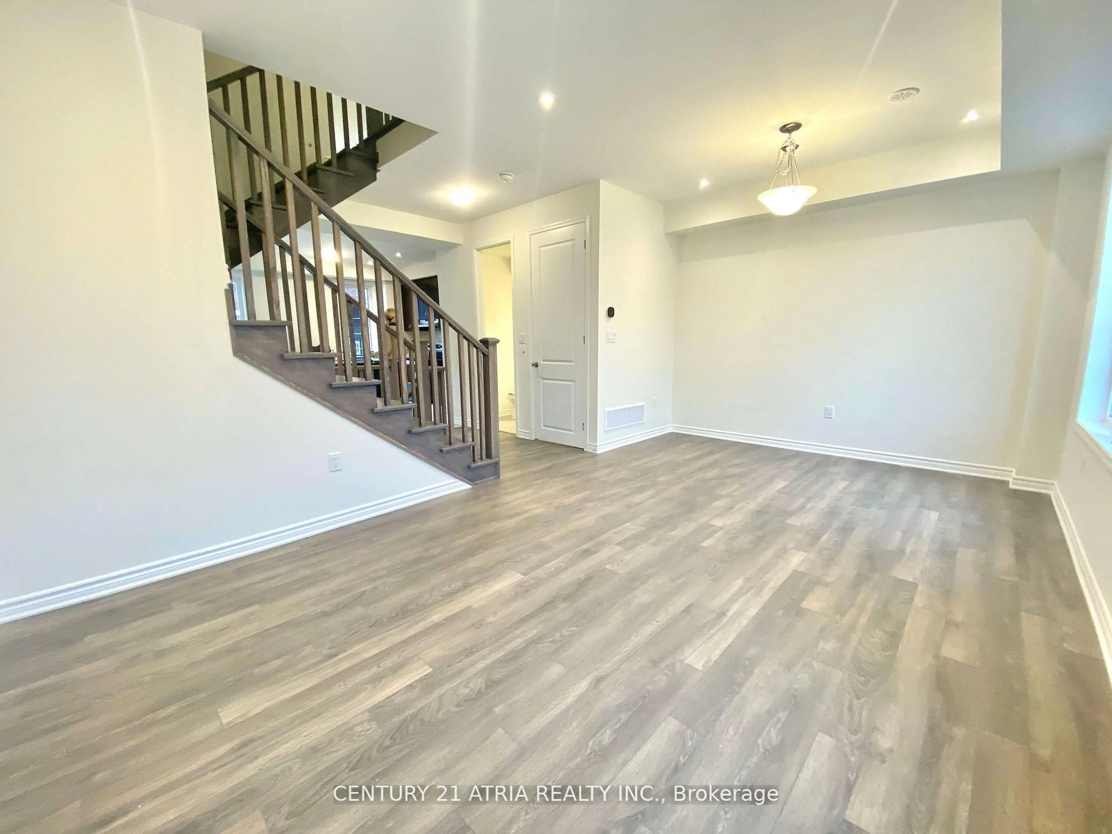 Unknown for 3340 Thunderbird Prom, Pickering Ontario L1X 0N1