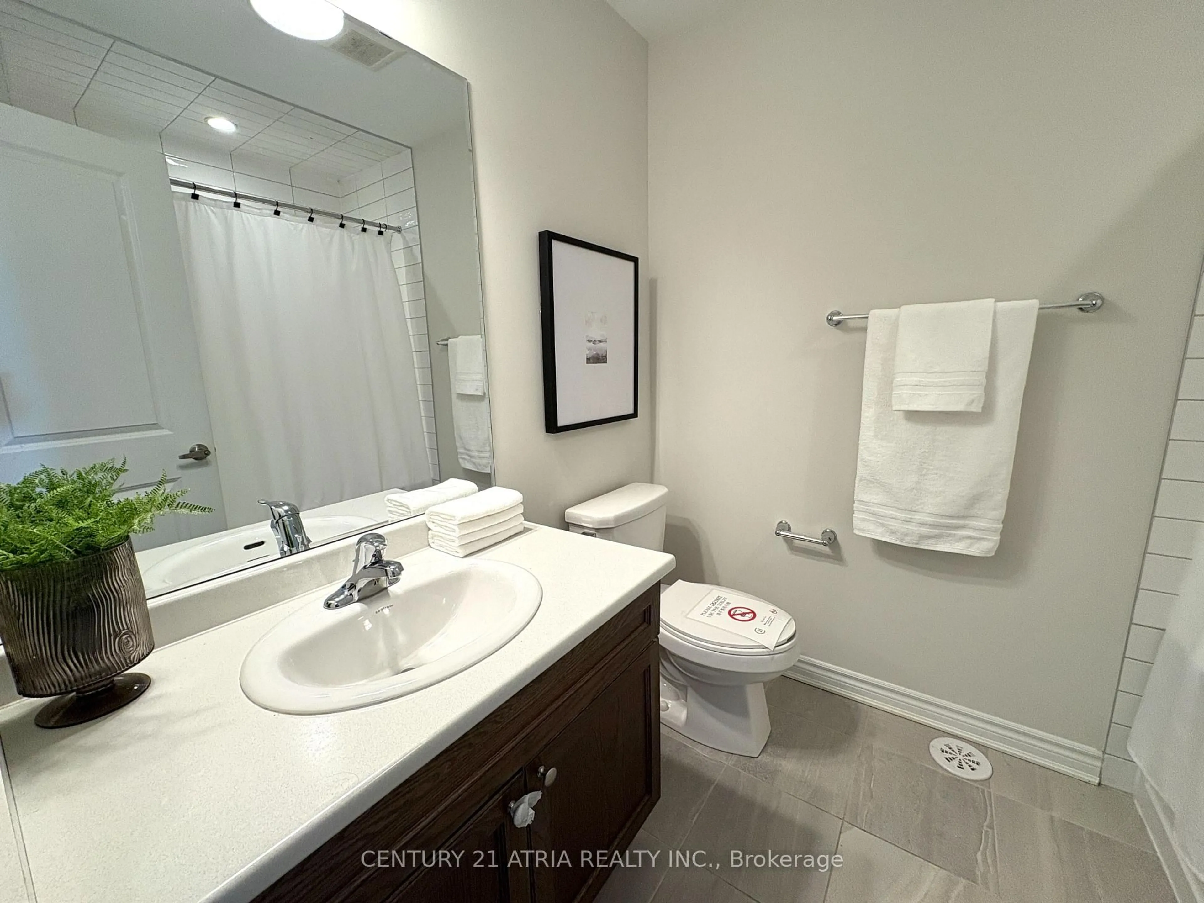 Standard bathroom, ceramic/tile floor for 3340 Thunderbird Prom, Pickering Ontario L1X 0N1