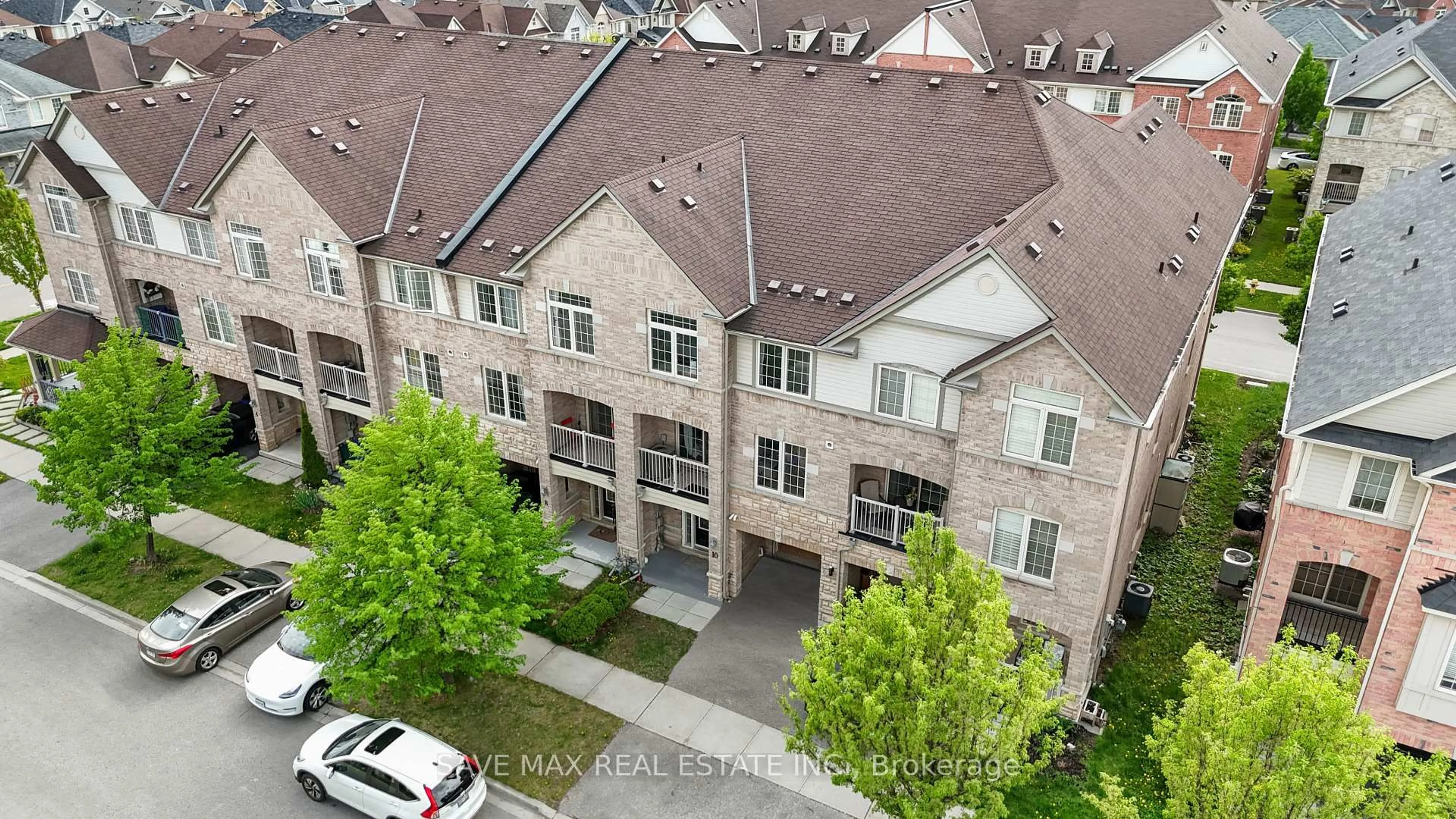 A pic from outside/outdoor area/front of a property/back of a property/a pic from drone, city buildings view from balcony for 10 Clowes St, Ajax Ontario L1Z 0K9