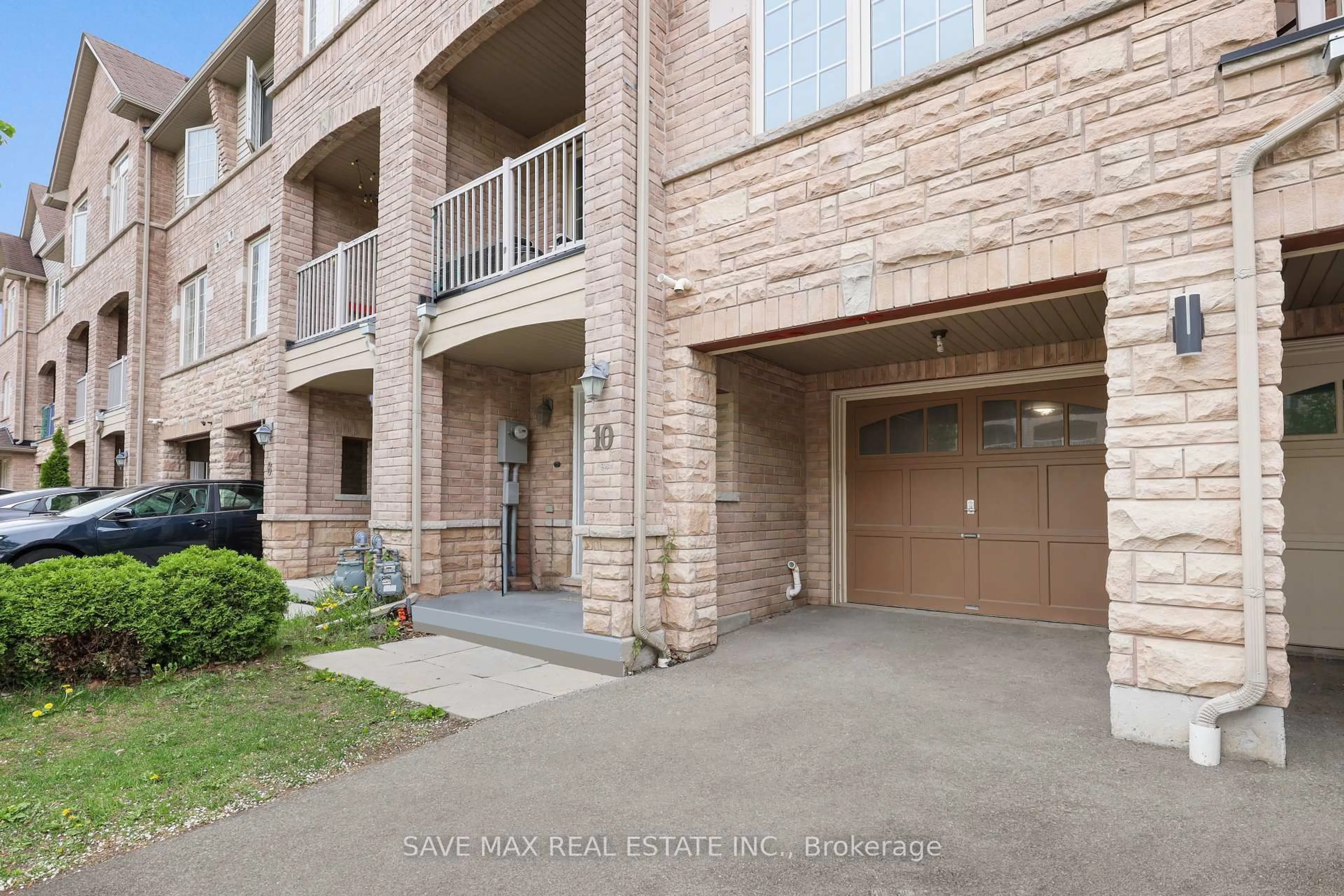 Unknown for 10 Clowes St, Ajax Ontario L1Z 0K9