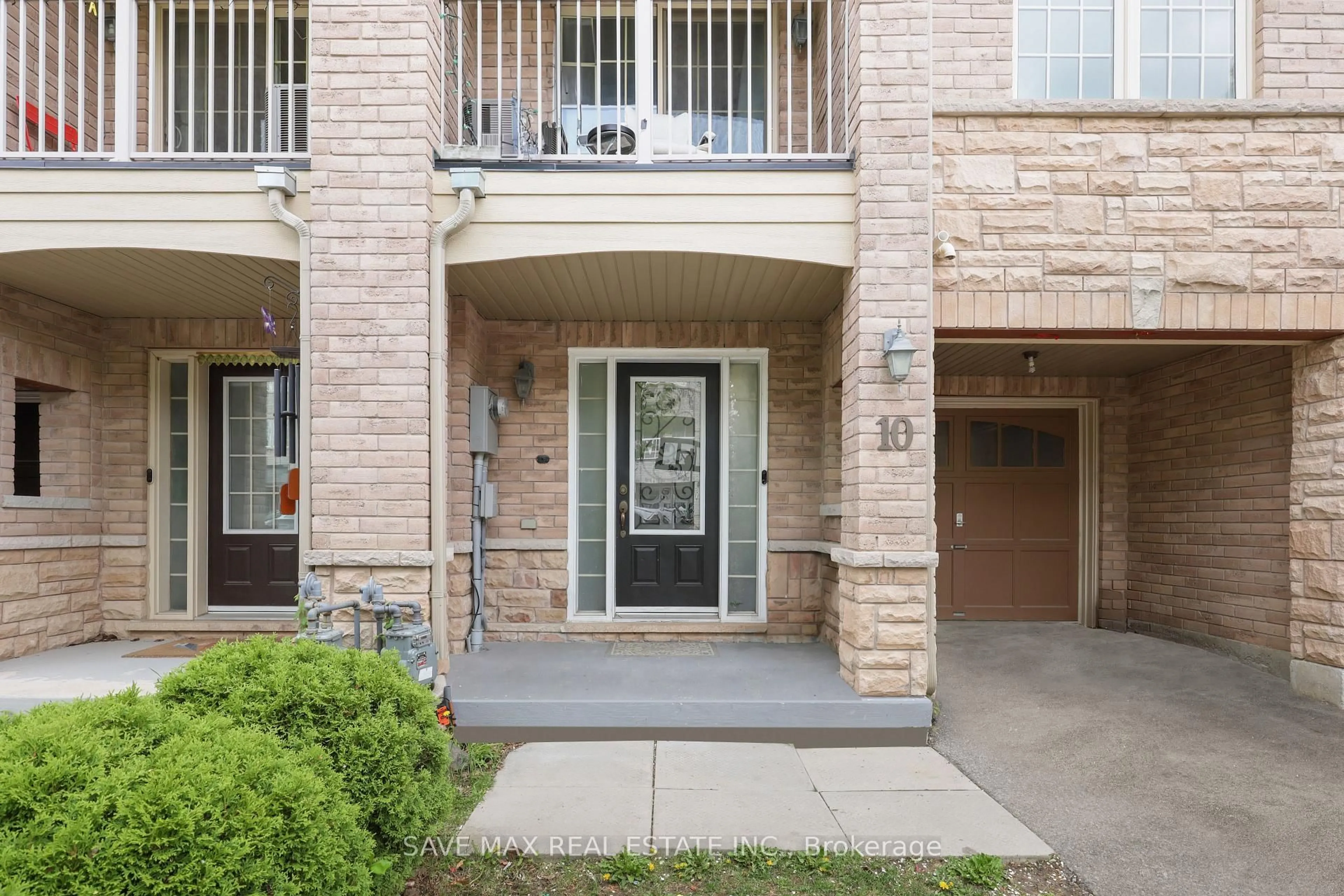 Unknown for 10 Clowes St, Ajax Ontario L1Z 0K9