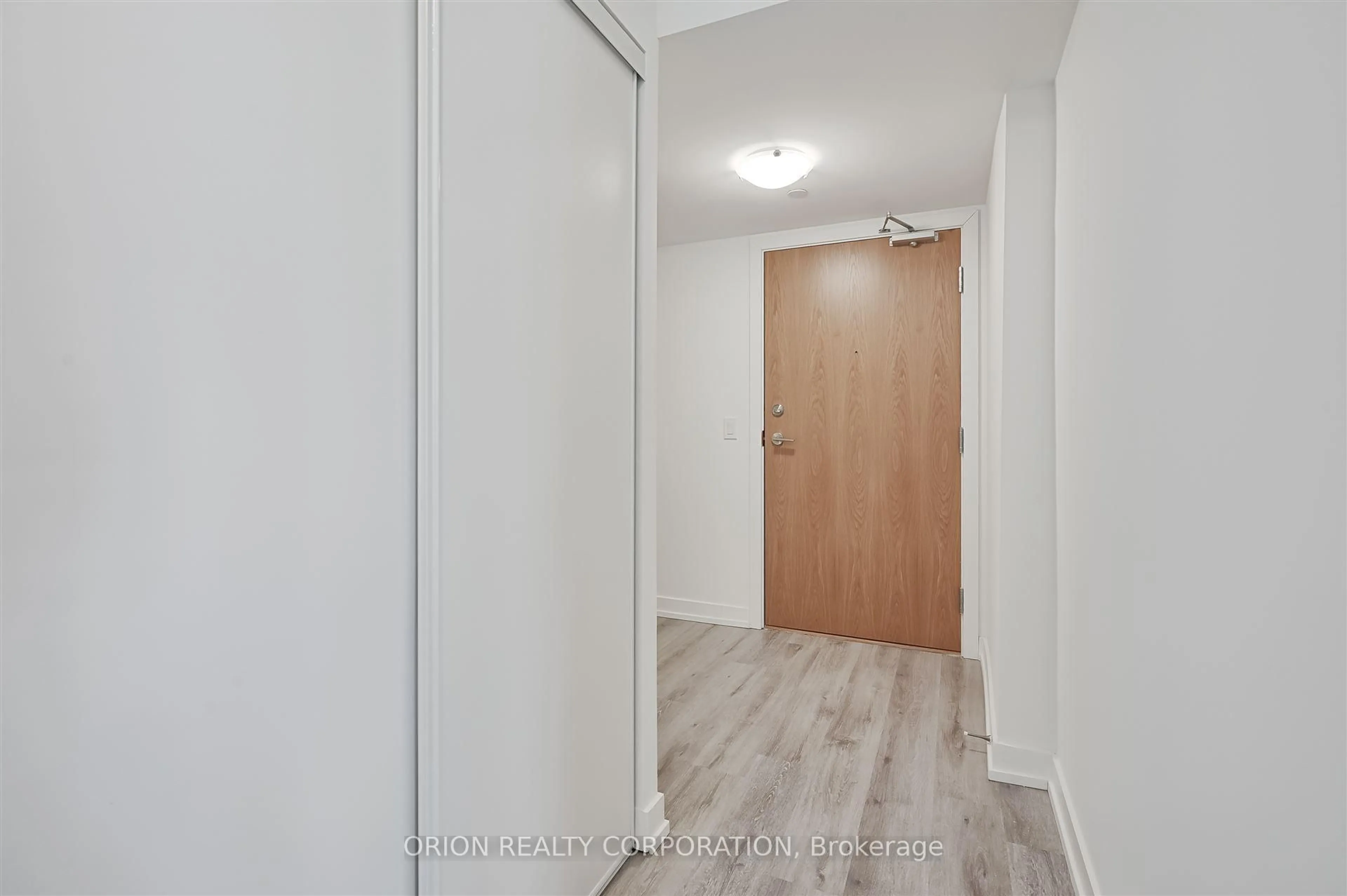 Indoor entryway for 1435 Celebration Dr #409, Pickering Ontario L1W 0C4