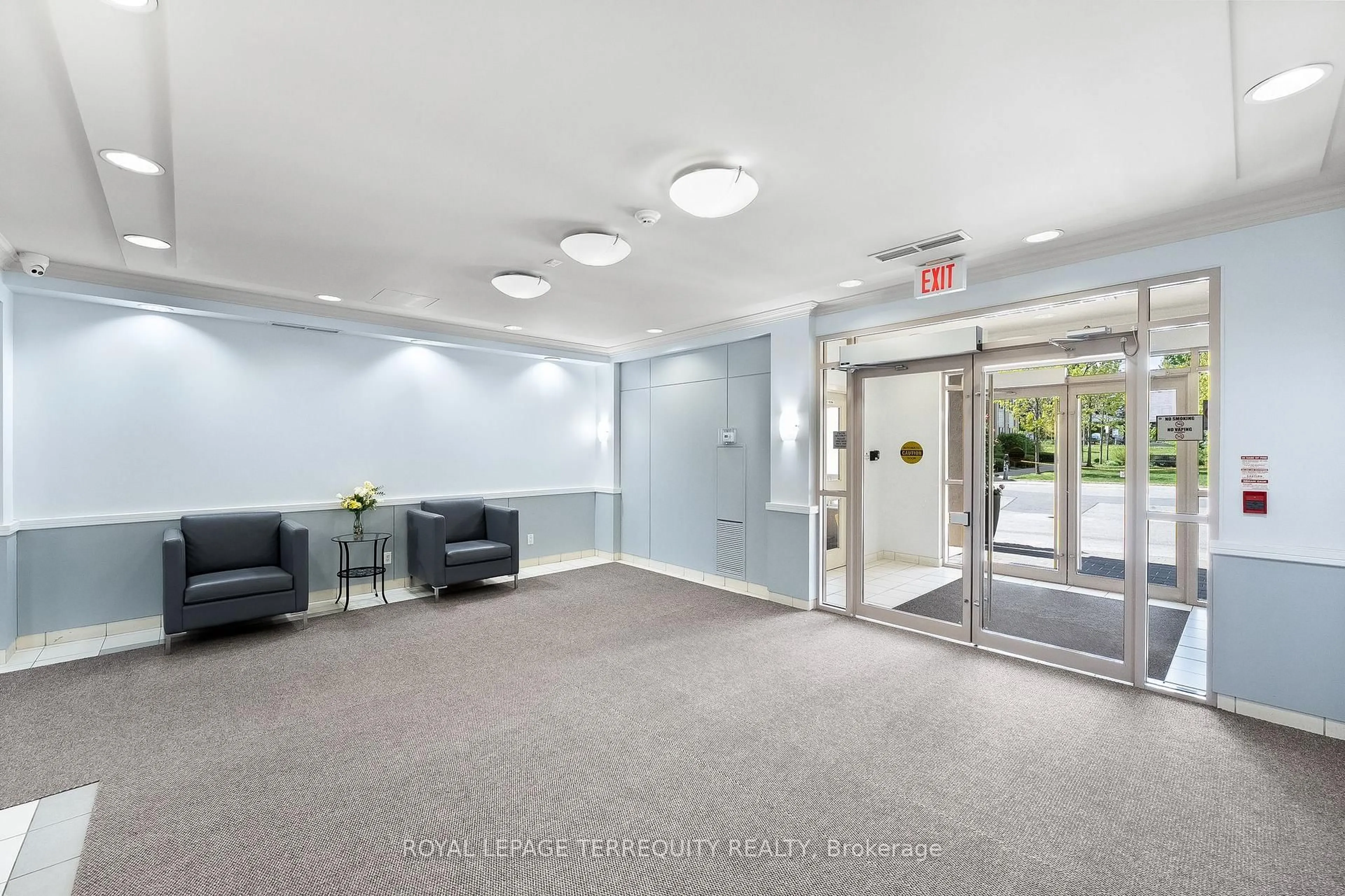 Indoor foyer for 3650 Kingston RD Rd #217, Toronto Ontario M1M 3X9