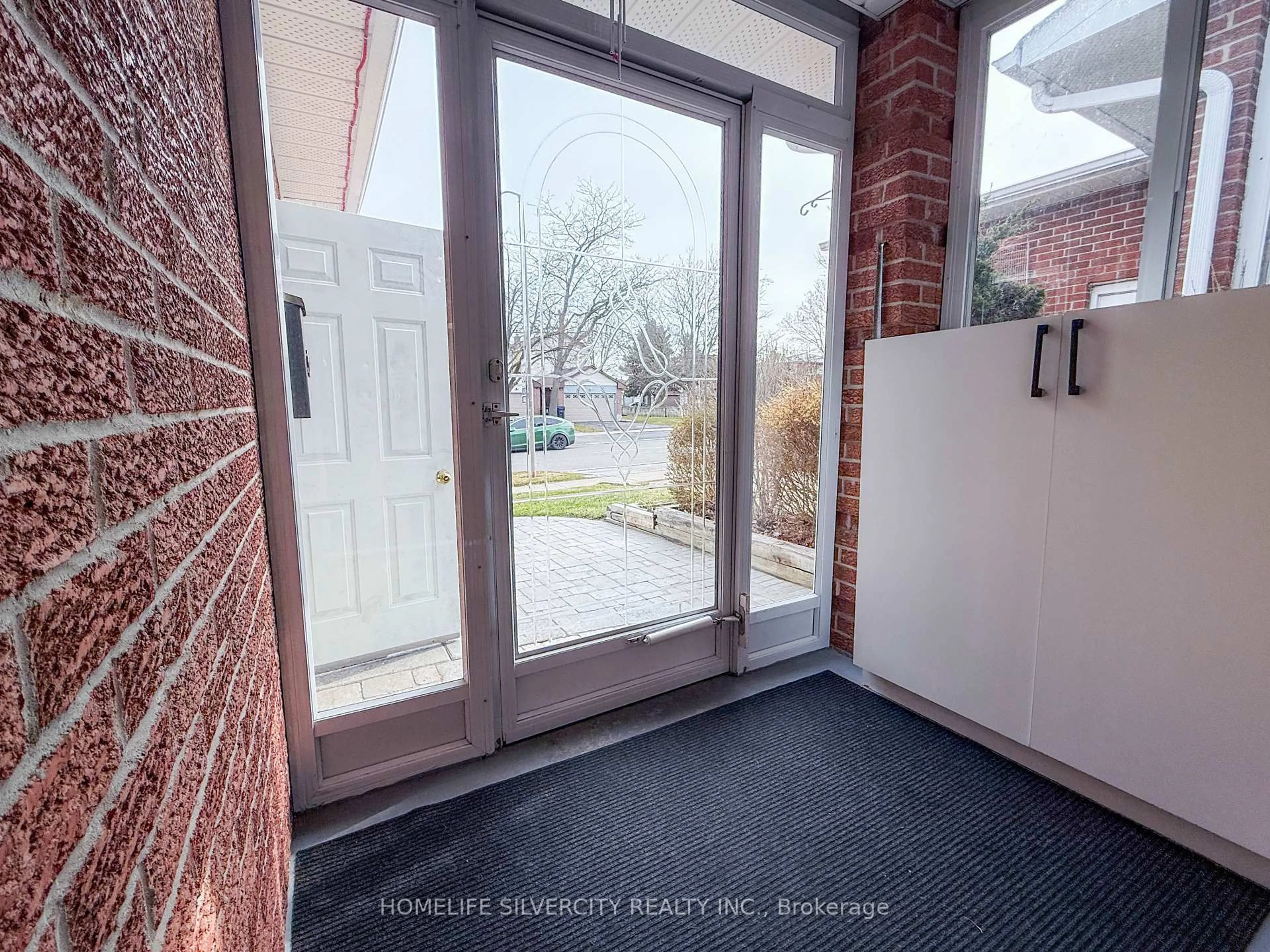 Indoor entryway for 79 Green Springs Dr, Toronto Ontario M1V 2A9