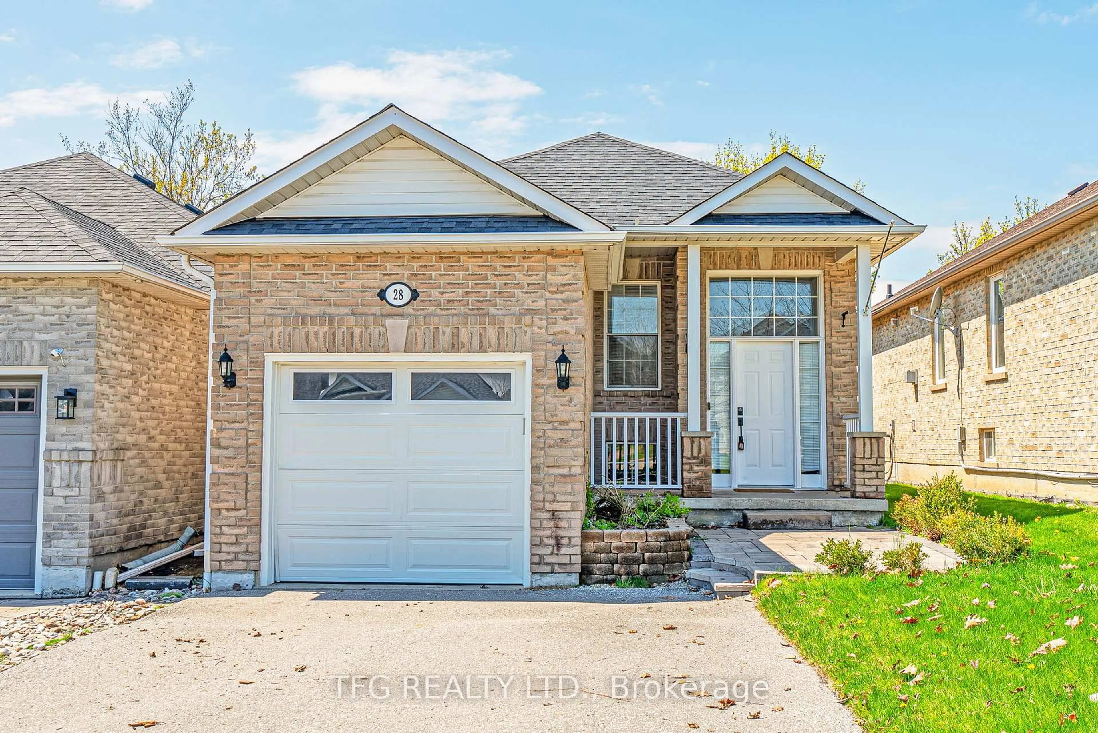 Home with brick exterior material, street for 28 Eastfield Cres, Clarington Ontario L1E 3C6