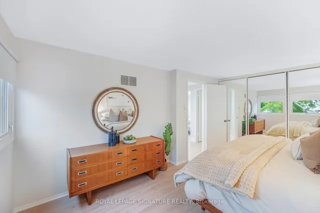Additional property image - 219 Goldhawk Tr