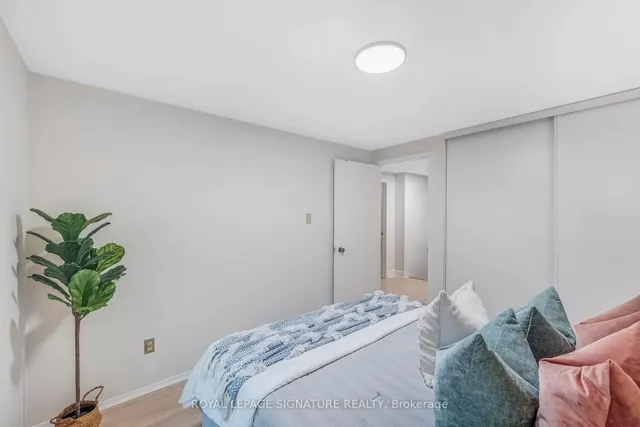 Additional property image - 219 Goldhawk Tr