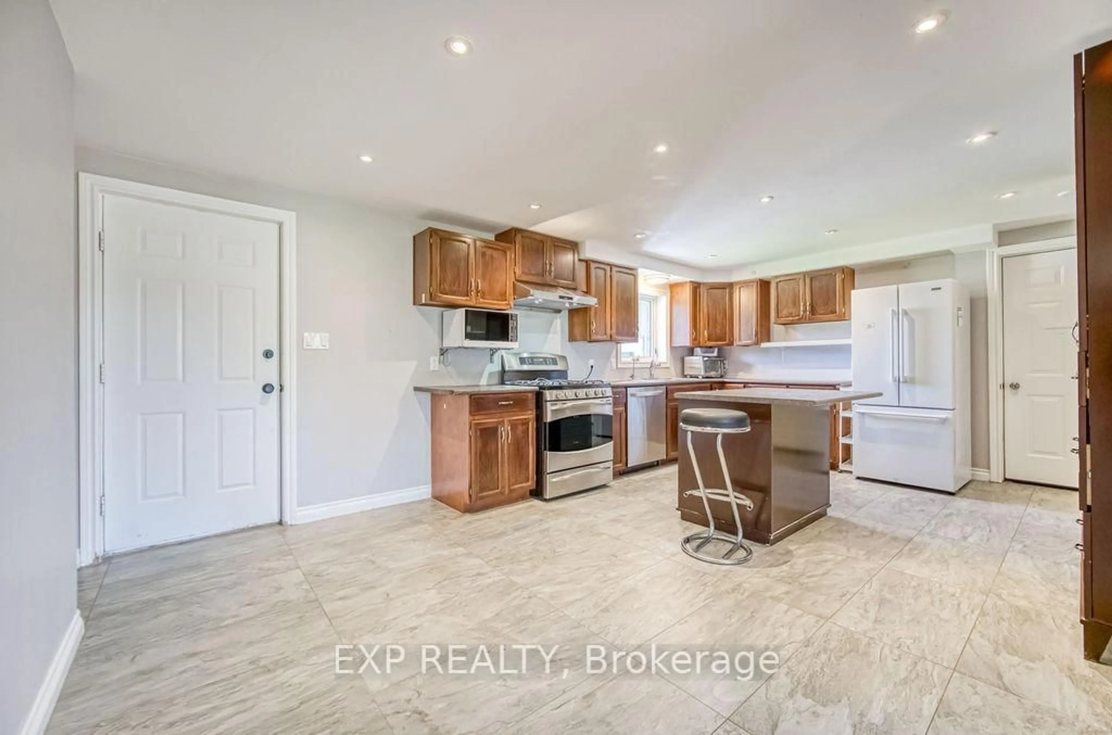 Open concept kitchen, ceramic/tile floor for 8 Jacobsen Blvd, Scugog Ontario L0C 1H0
