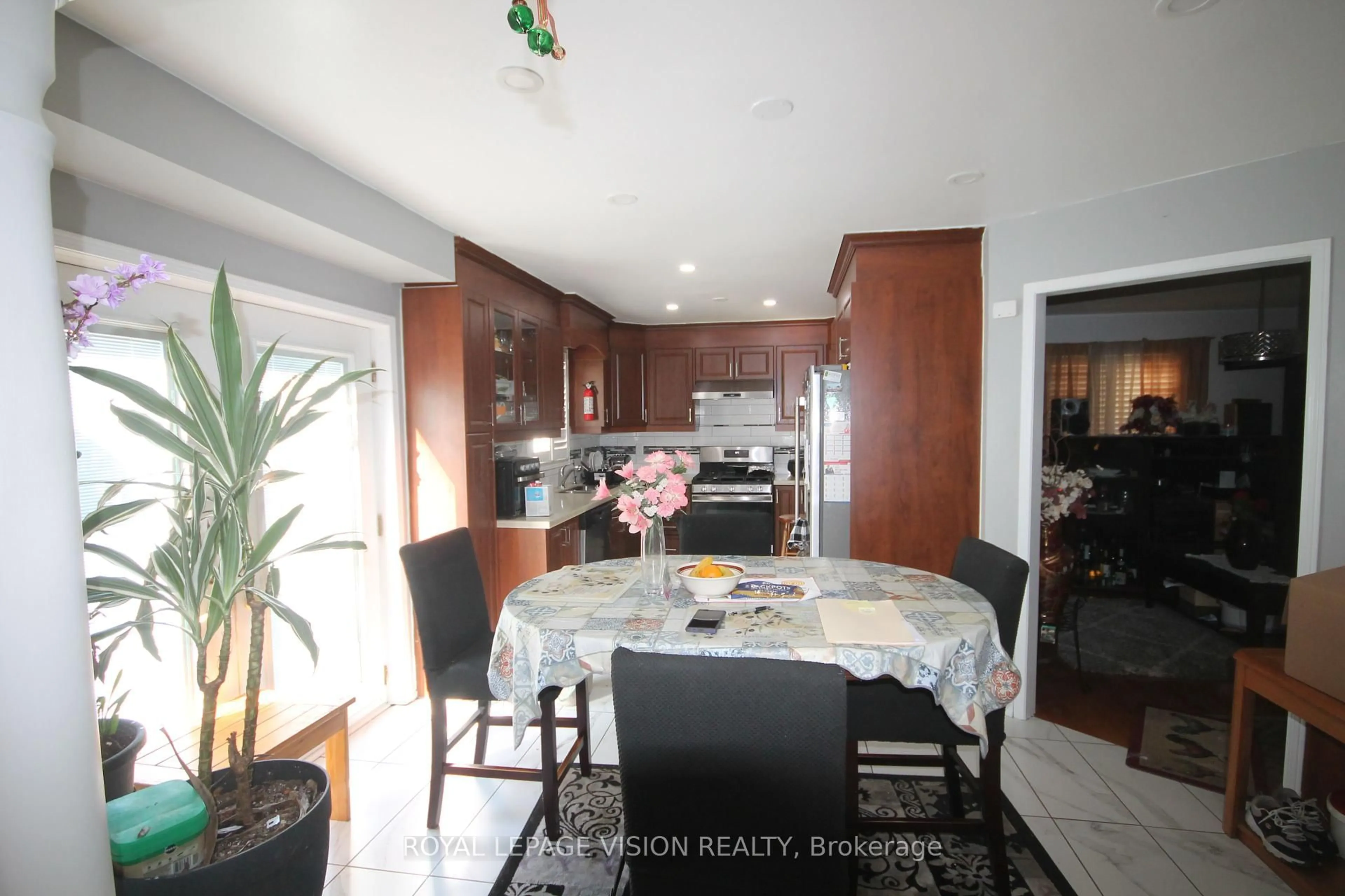 Unknown for 45 Bradbury Cres, Ajax Ontario L1T 4H5