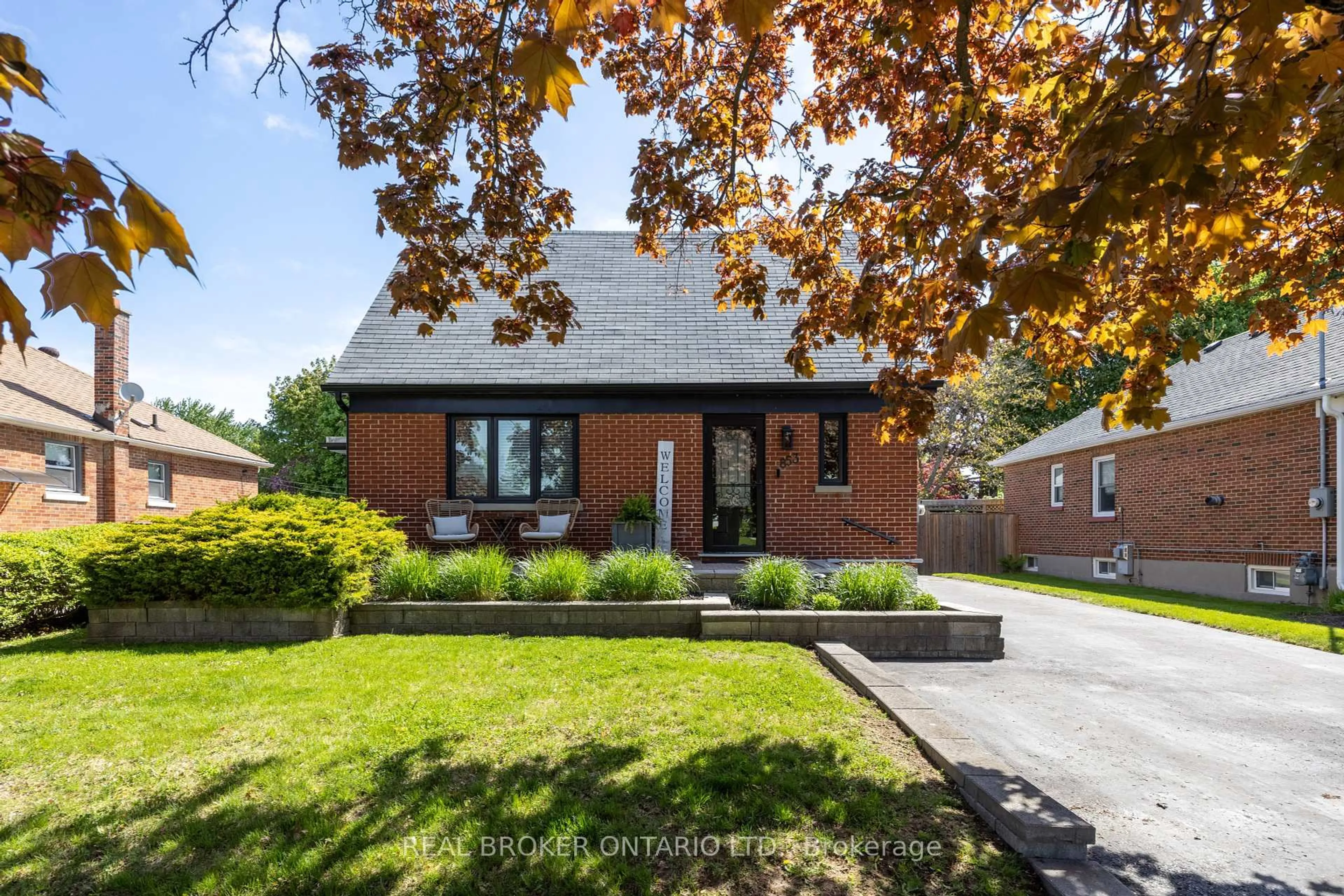 Home with brick exterior material, street for 853 Masson St, Oshawa Ontario L1G 5B1