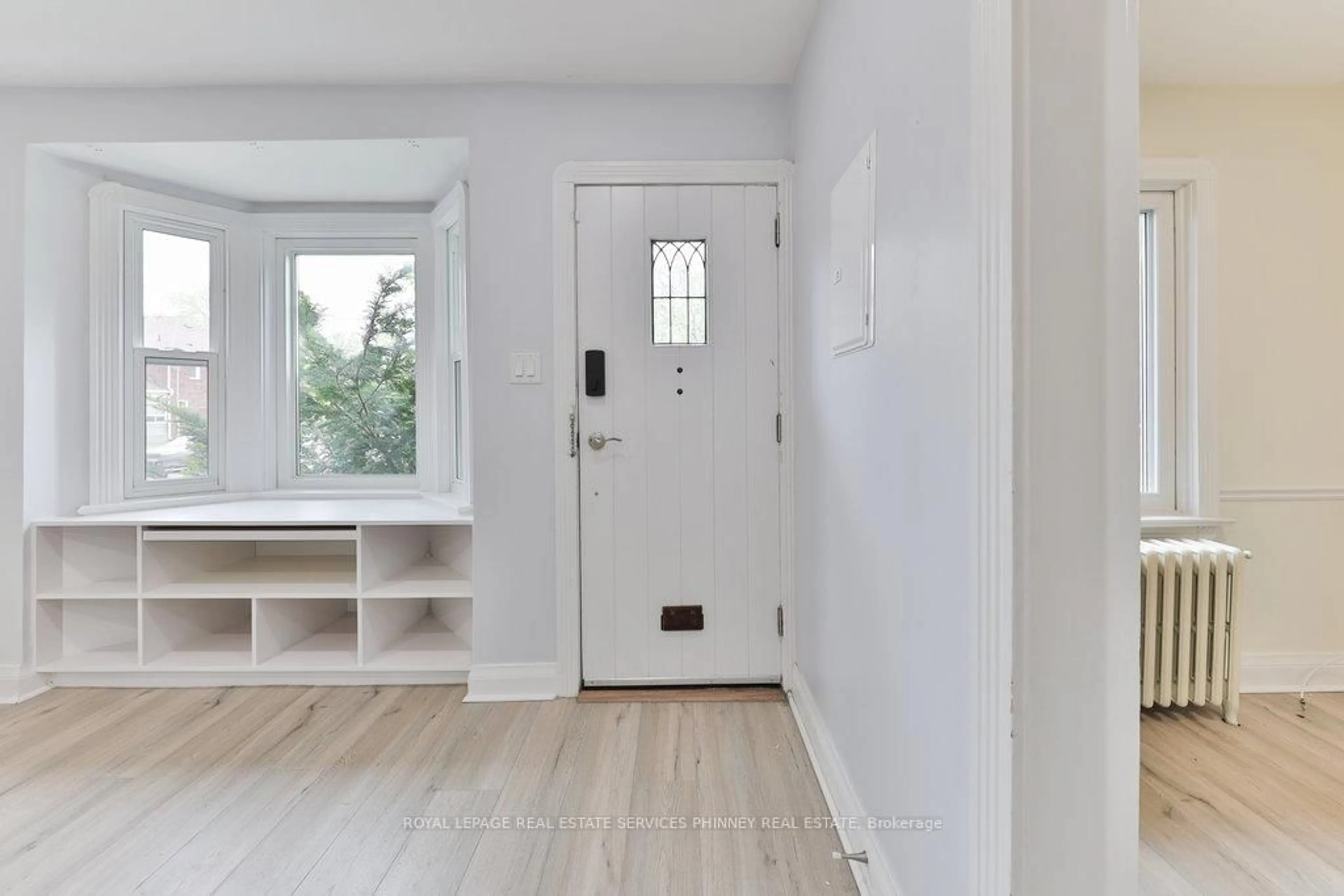 Indoor entryway for 409 Mortimer Ave, Toronto Ontario M4J 2E8