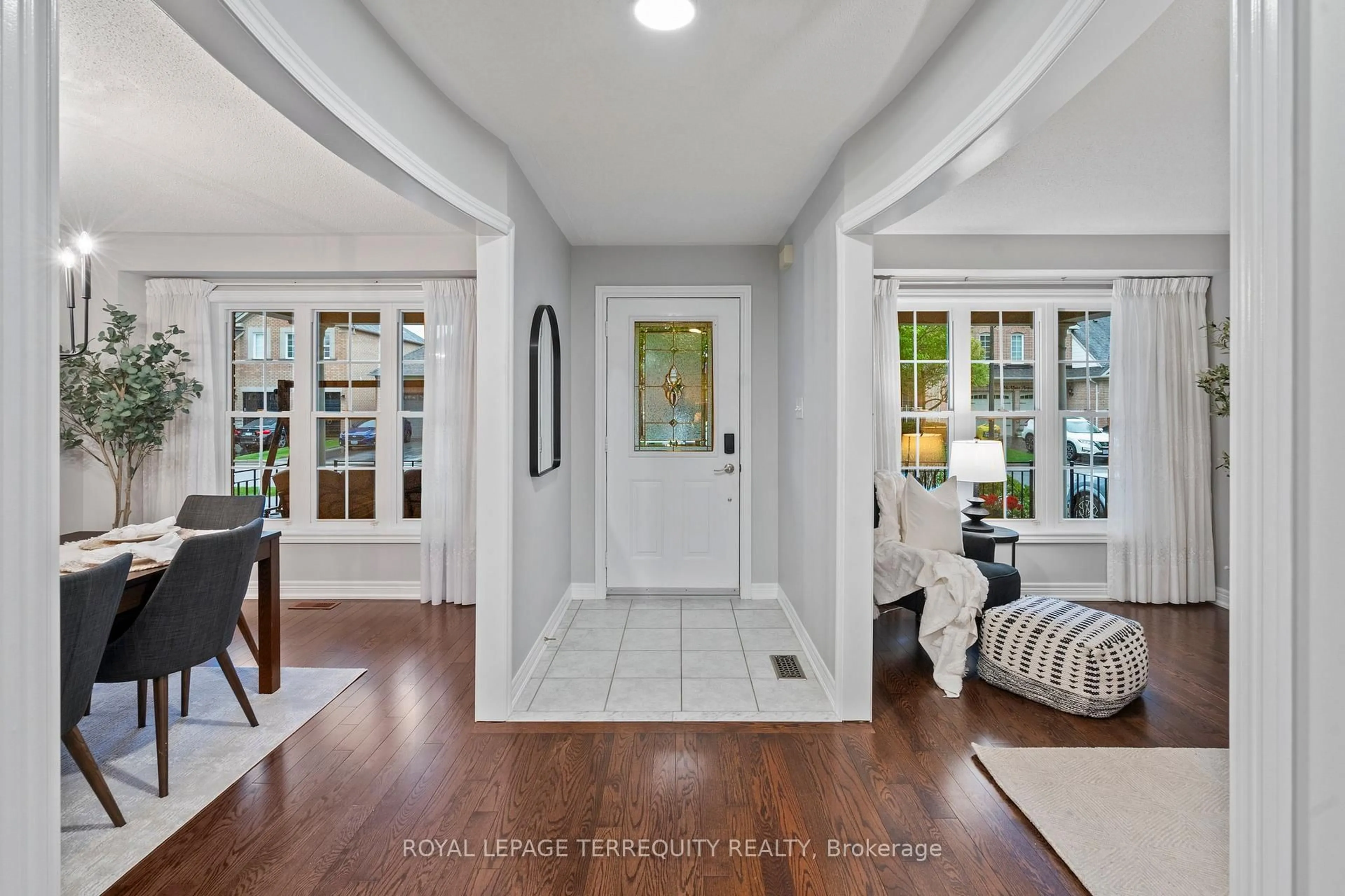 Indoor entryway for 26 Goodhart Cres, Ajax Ontario L1T 4H9
