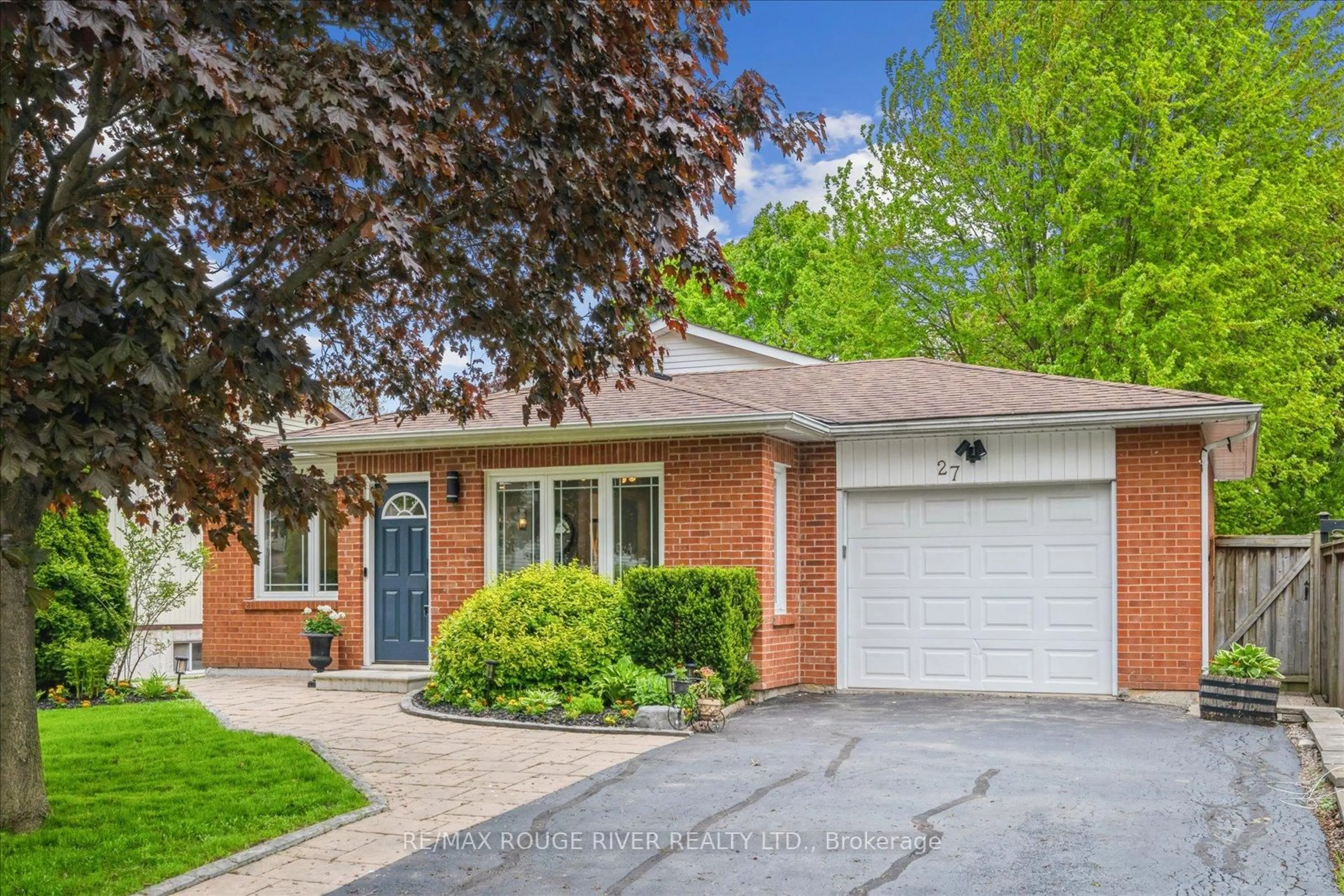 Home with brick exterior material, street for 27 Guthrie Cres, Whitby Ontario L1P 1A6