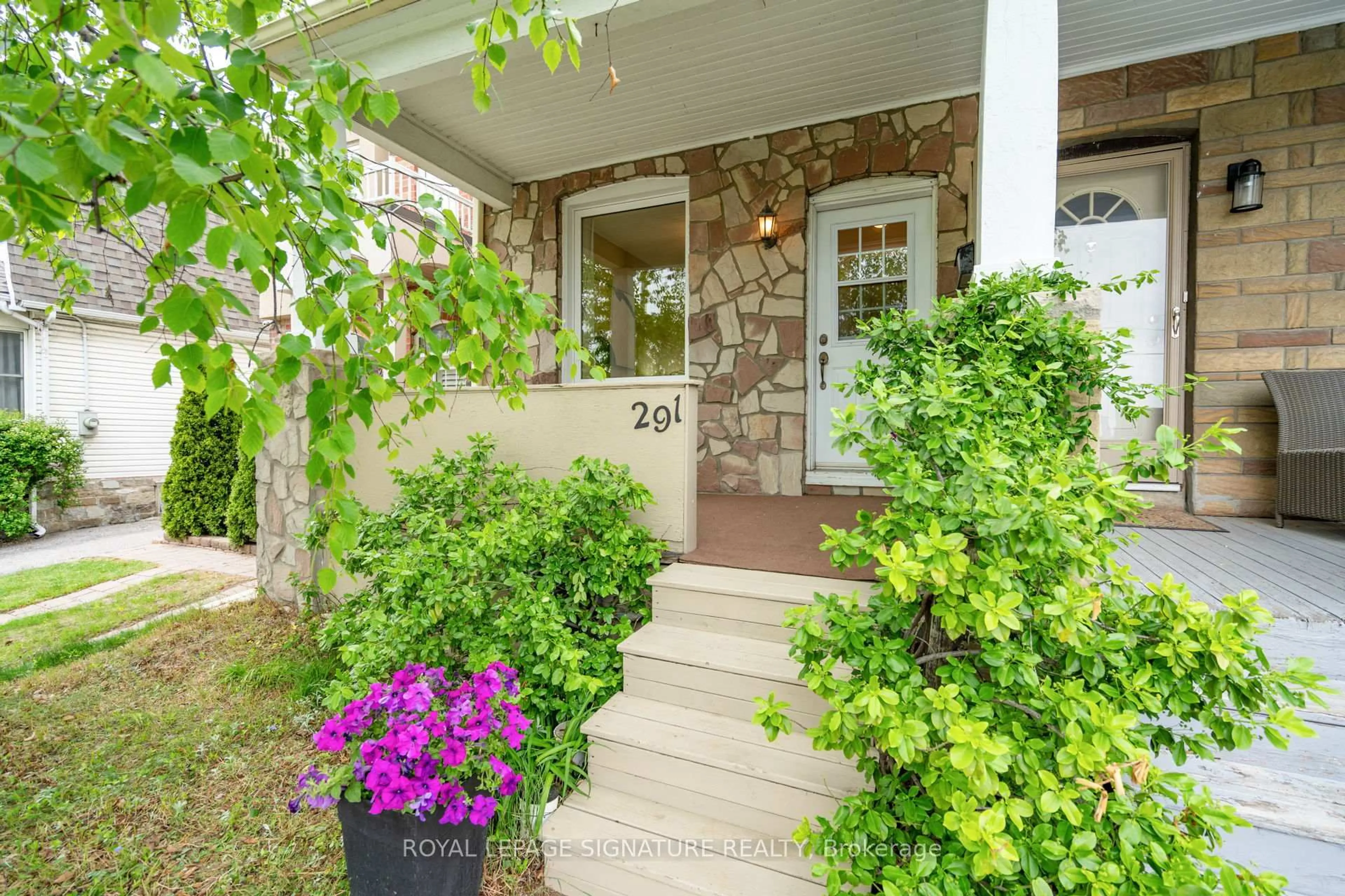 Indoor entryway for 291 Donlands Ave, Toronto Ontario M4J 3R5