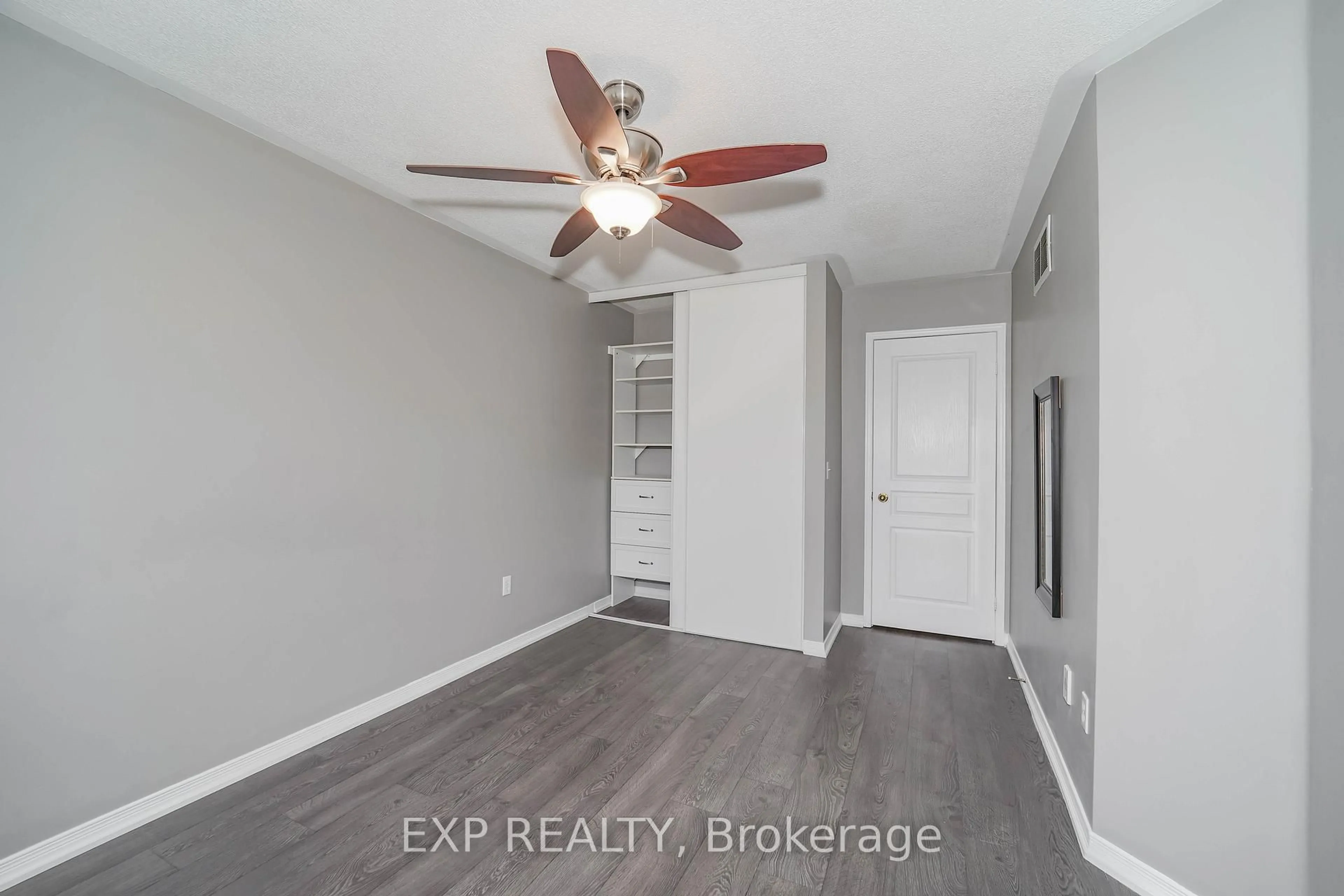 A pic of a room for 147 Lafayette Blvd, Whitby Ontario L1P 1S5