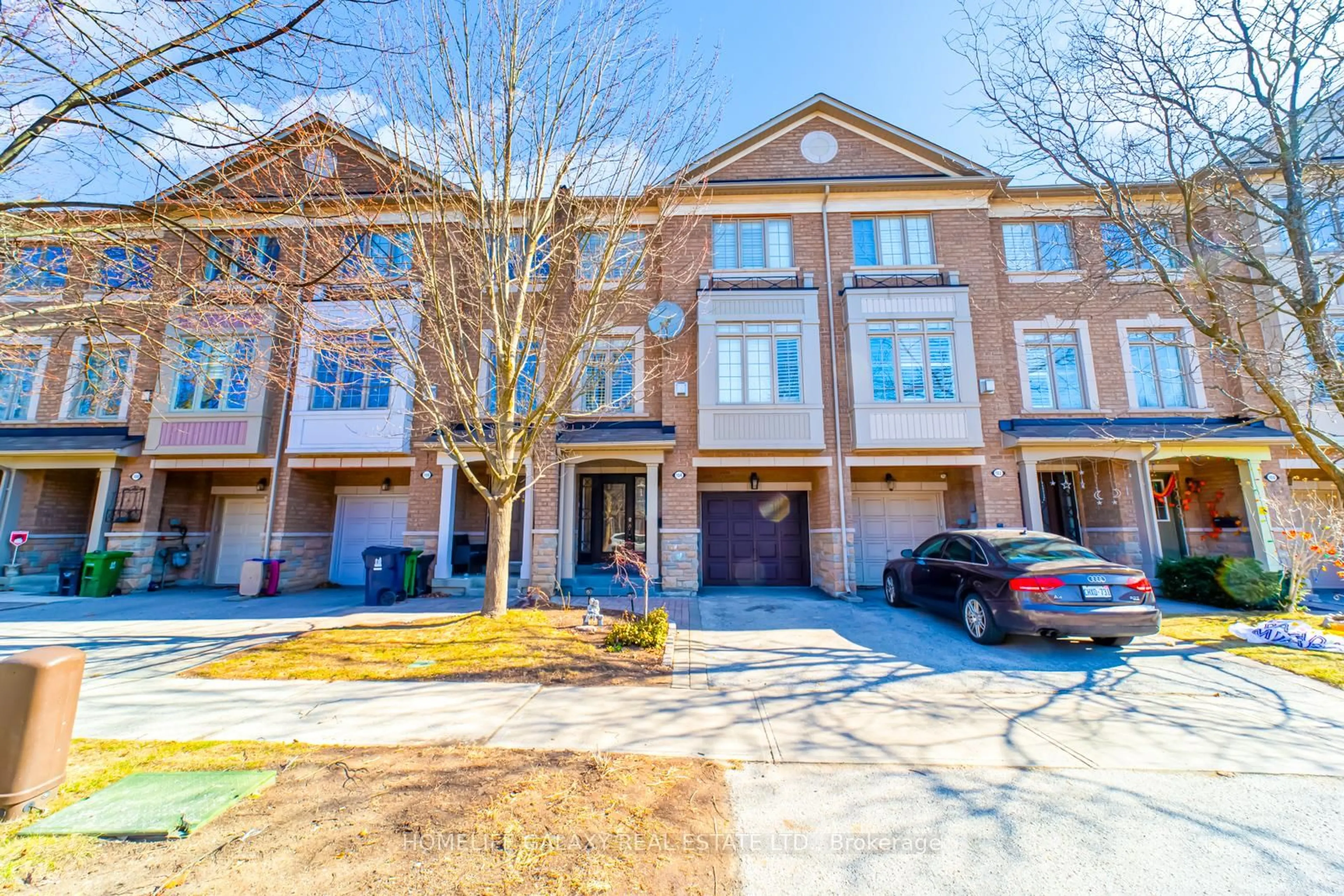 A pic from outside/outdoor area/front of a property/back of a property/a pic from drone, street for 104 Stagecoach Circ, Toronto Ontario M1C 0A1