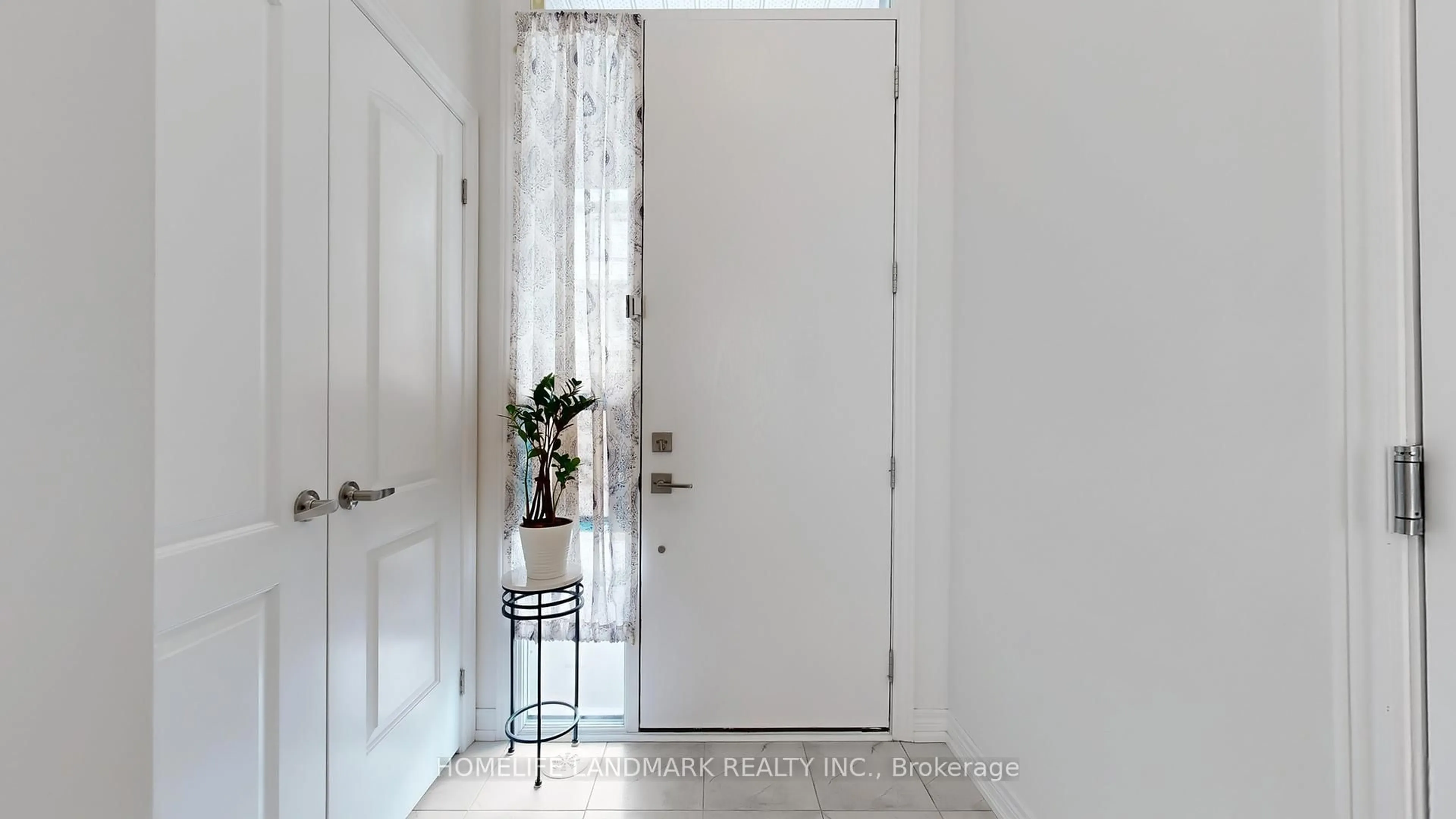 Indoor entryway for 62 Sorbara Way, Whitby Ontario L1M 0M4
