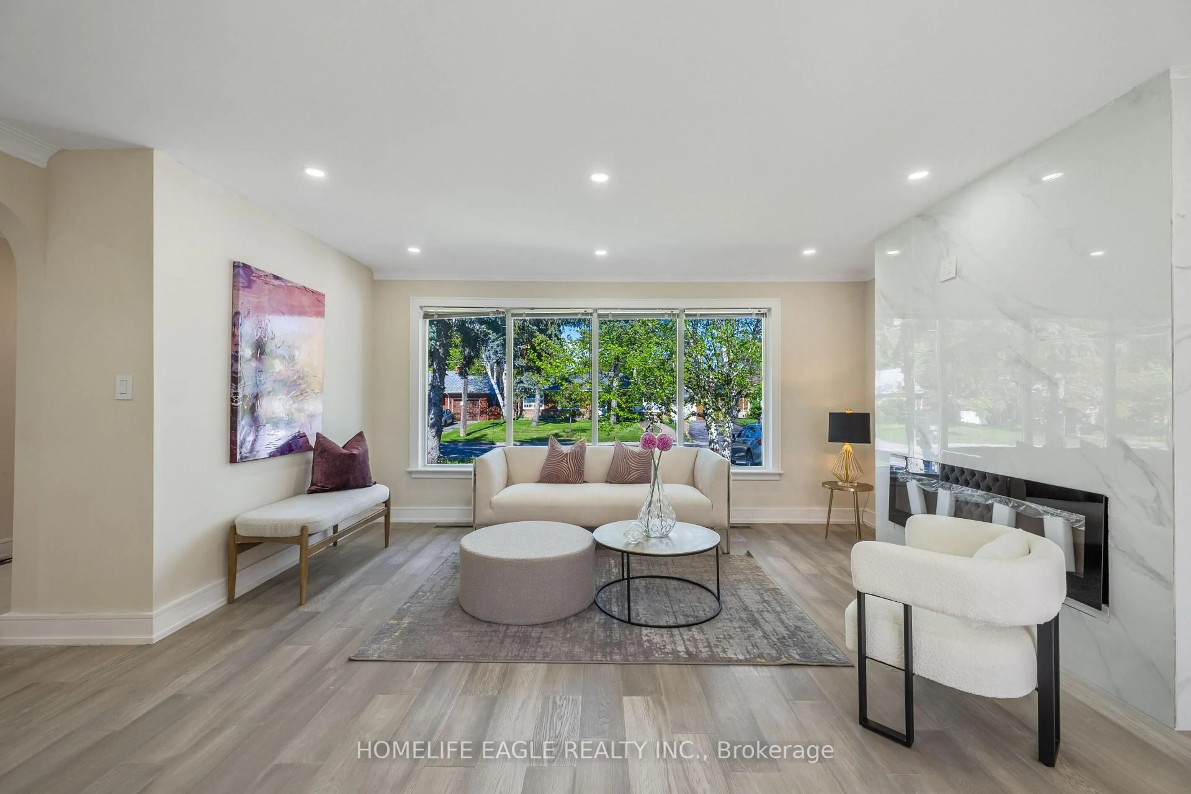 Living room with furniture, unknown for 72 Brinloor Blvd, Toronto Ontario M1M 1L5
