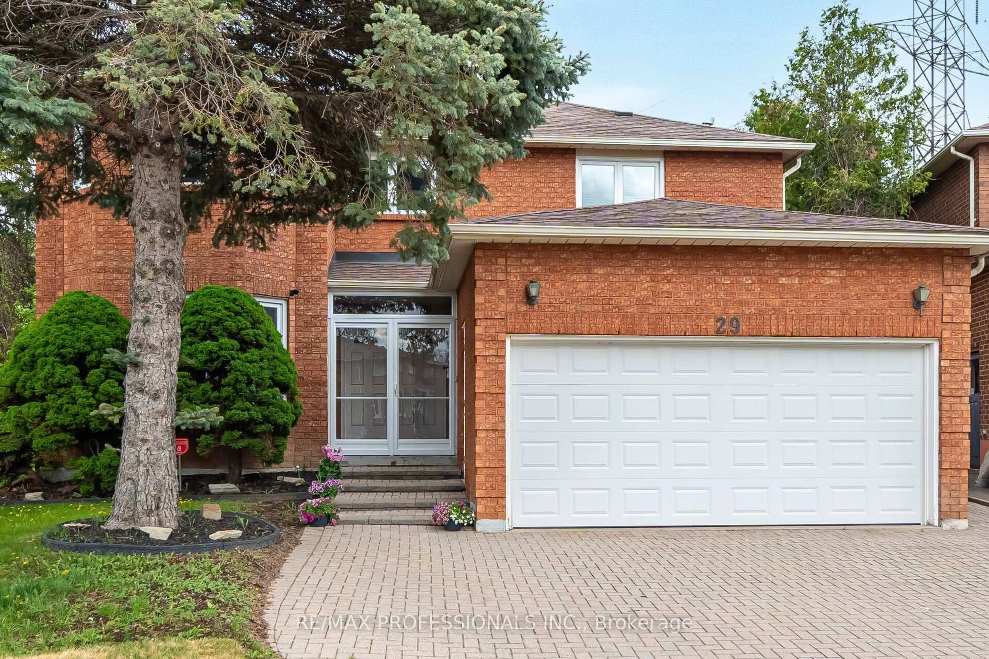 Home with brick exterior material, street for 29 Moeller Crt, Toronto Ontario M1E 5C1