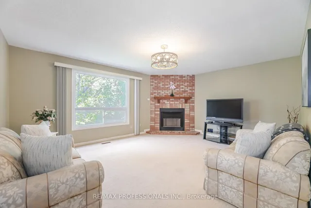 Additional image 14 of 29 Moeller Crt