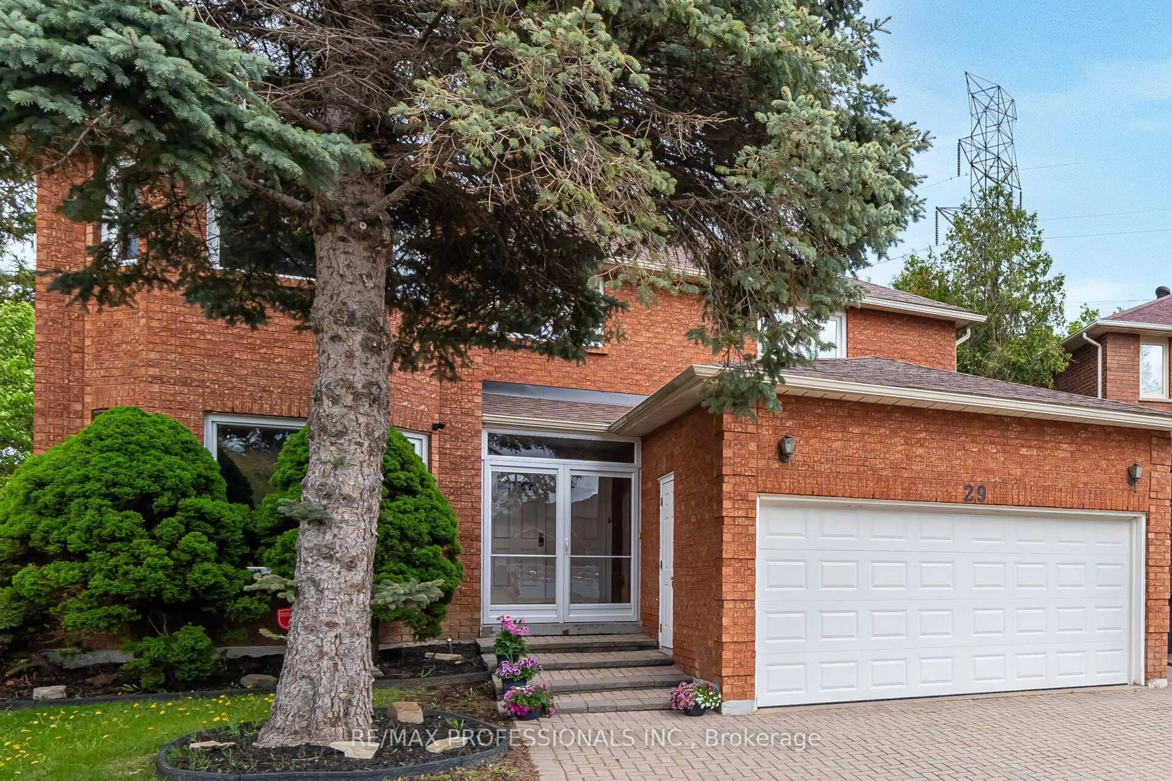 Home with brick exterior material, street for 29 Moeller Crt, Toronto Ontario M1E 5C1