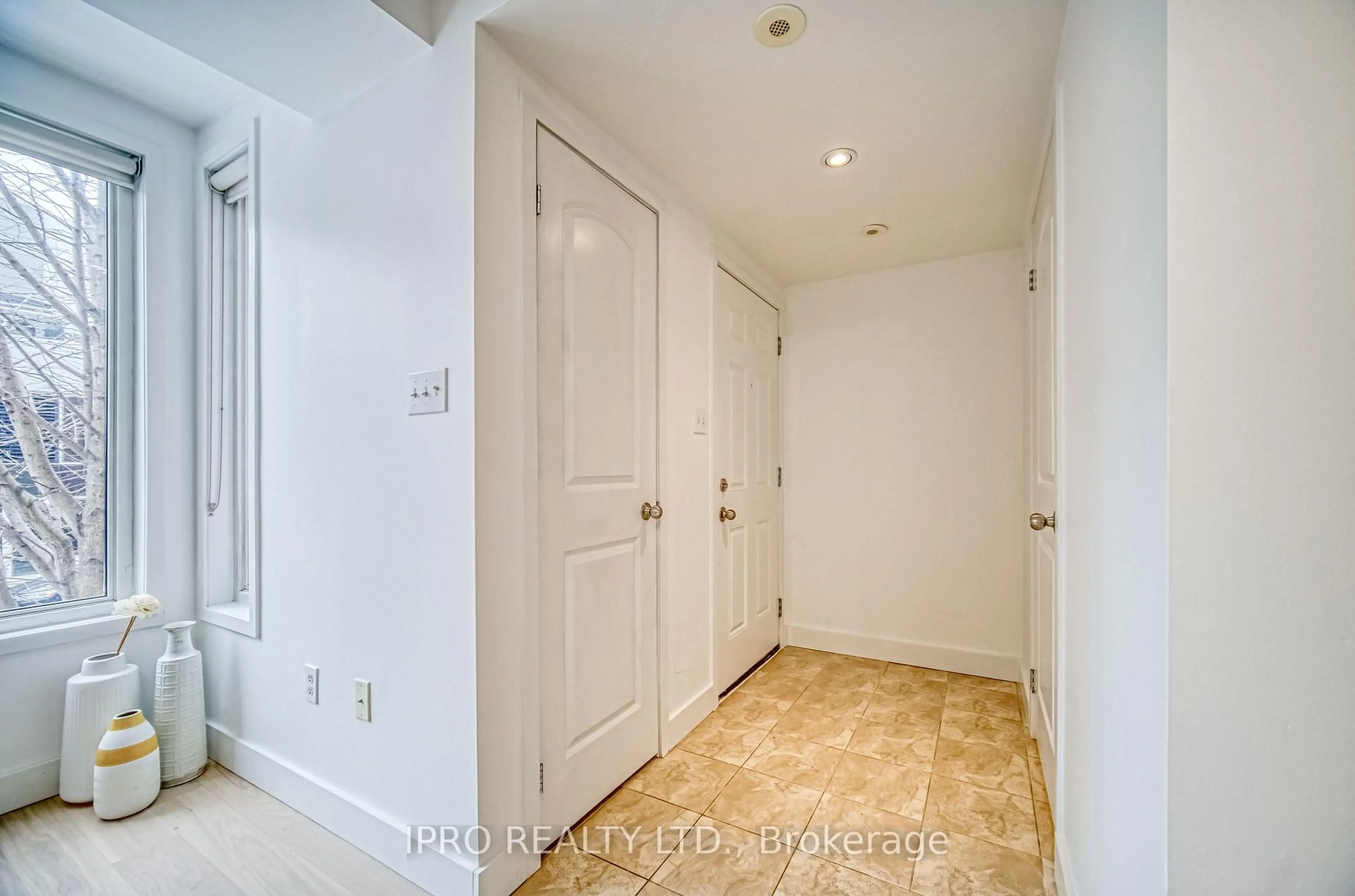 Indoor entryway for 75 Carroll St, Toronto Ontario M4M 3G3