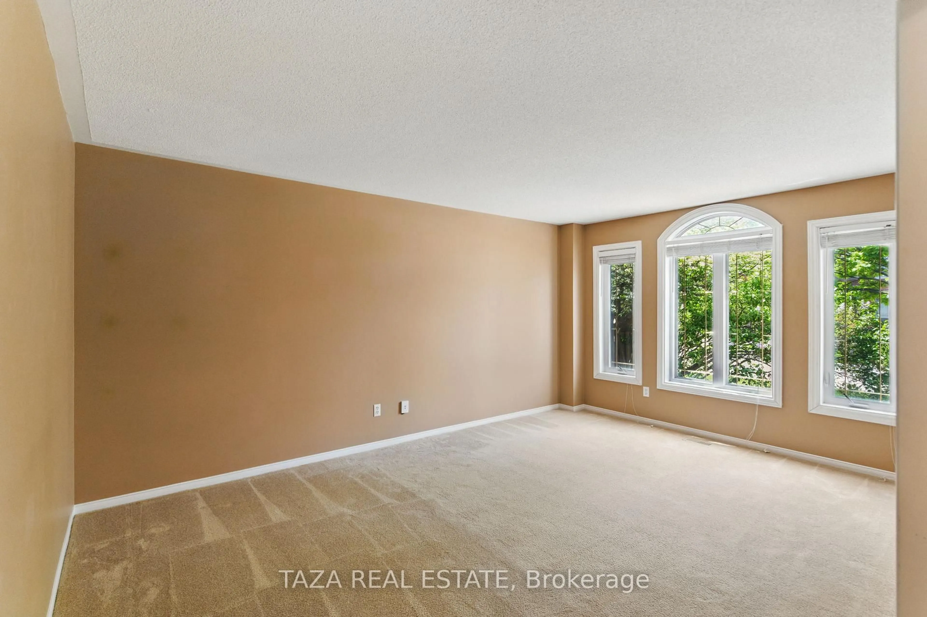 A pic of a room for 50 Dewbourne Pl, Whitby Ontario L1R 2E4