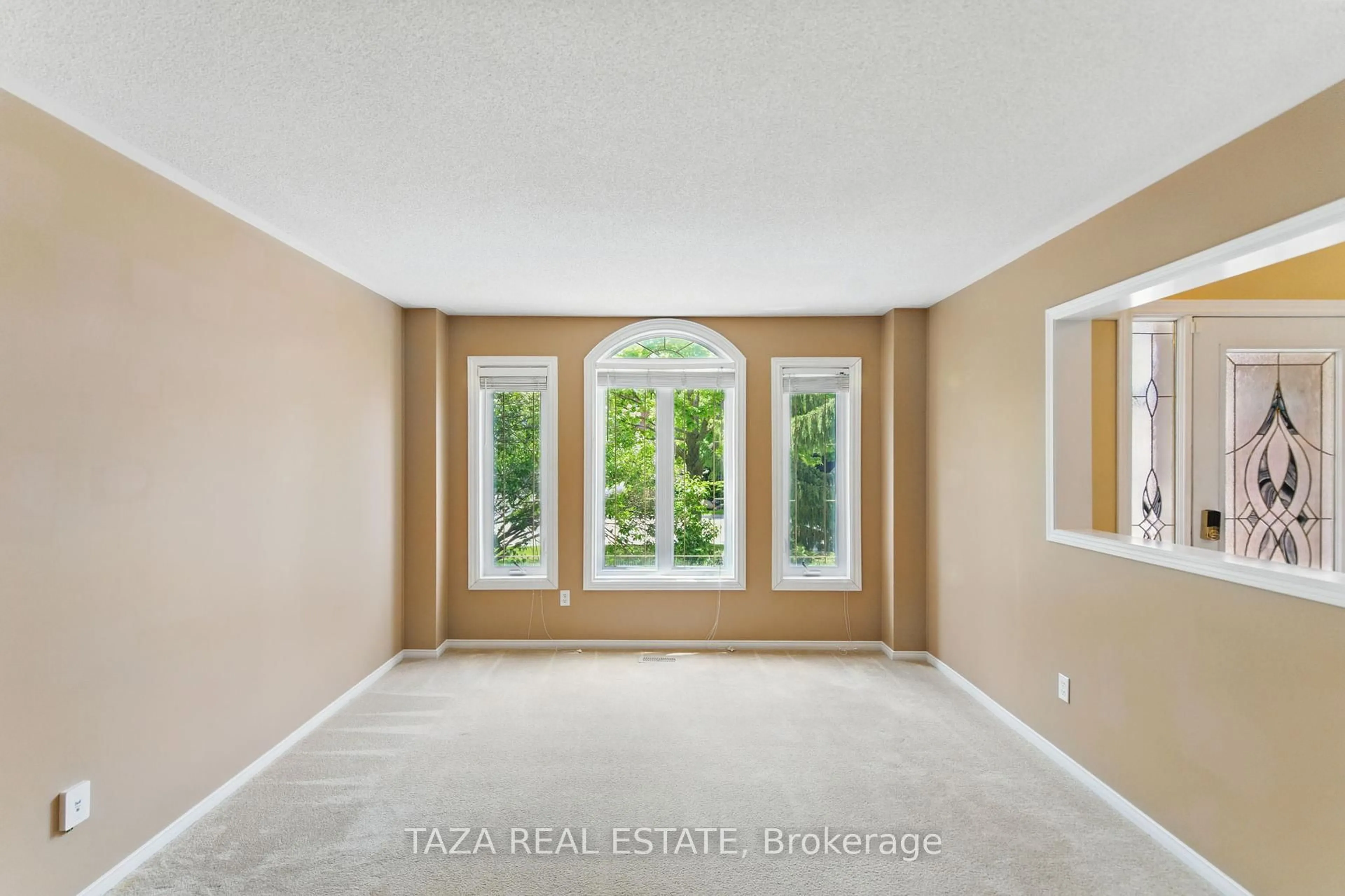 Indoor entryway for 50 Dewbourne Pl, Whitby Ontario L1R 2E4