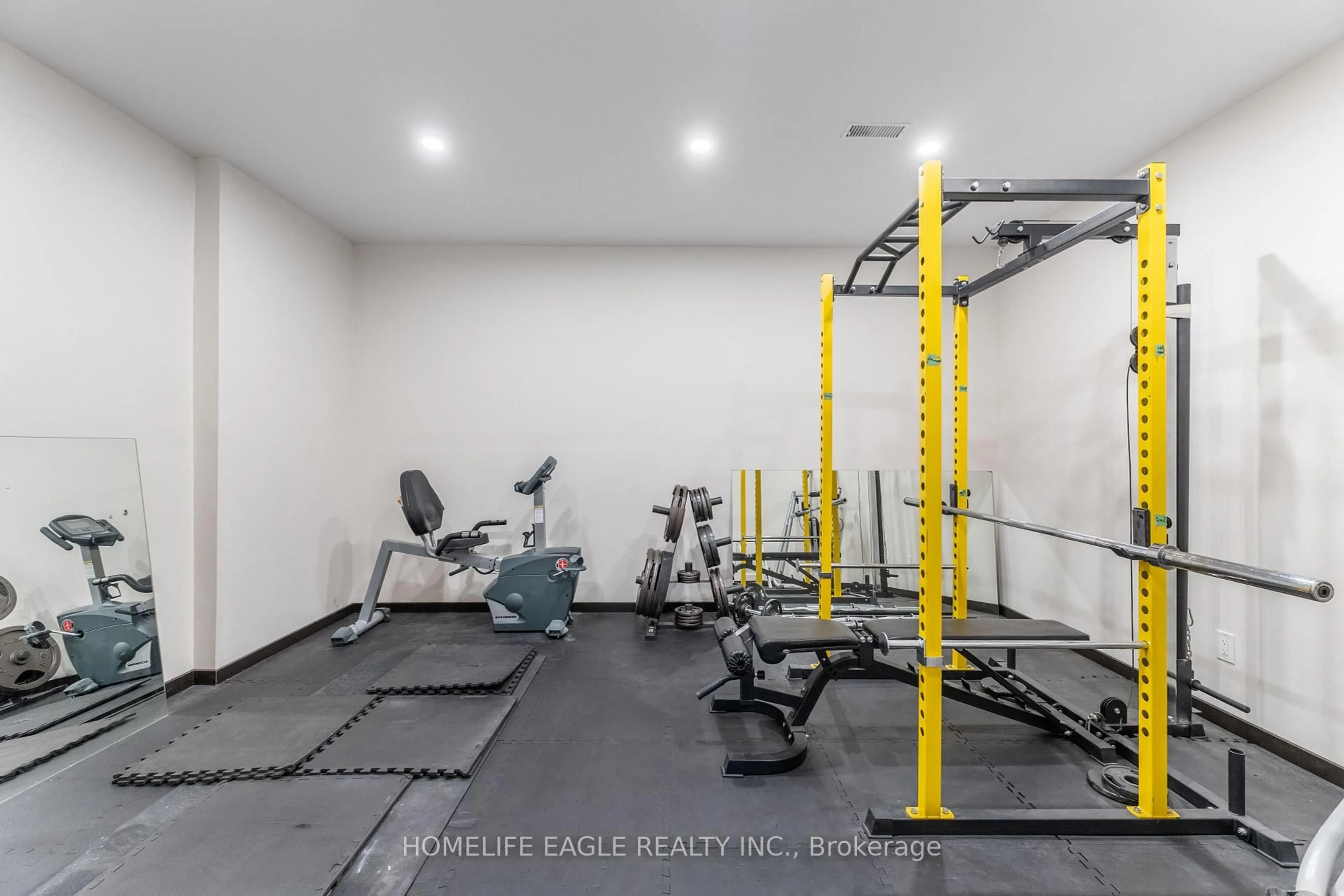 Gym or fitness room for 3525 Westney Rd, Pickering Ontario L0H 1H0