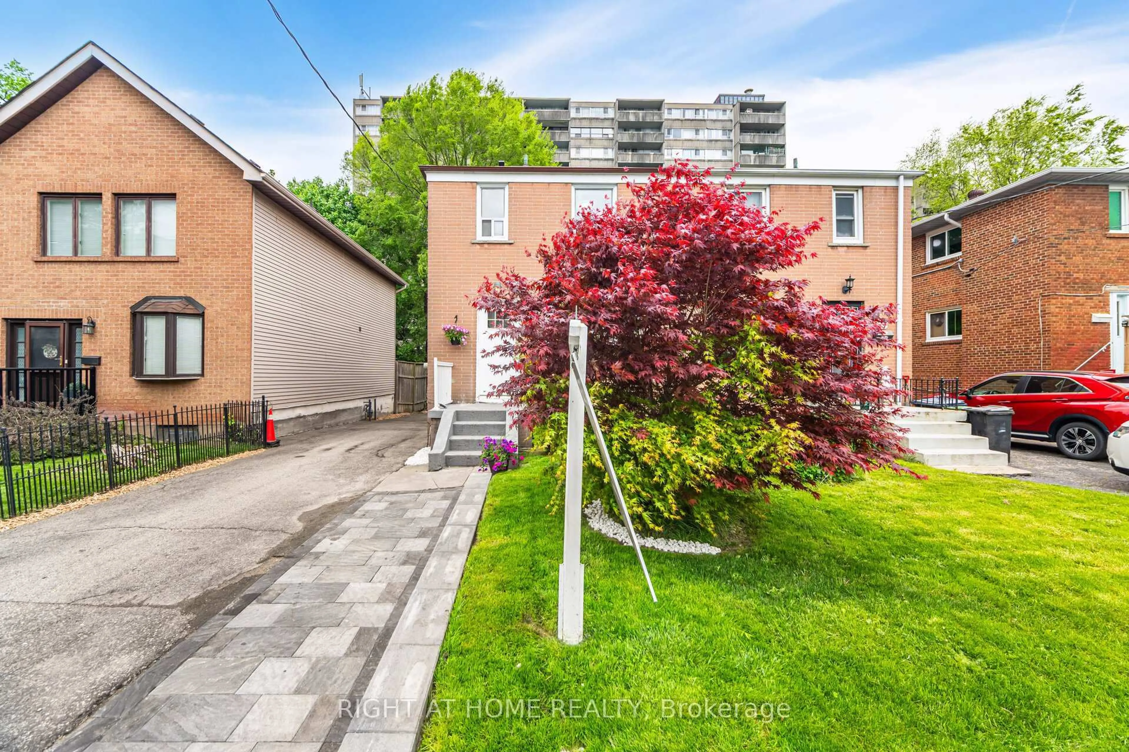 A pic from outside/outdoor area/front of a property/back of a property/a pic from drone, street for 79 Chapman Ave, Toronto Ontario M4B 1C6