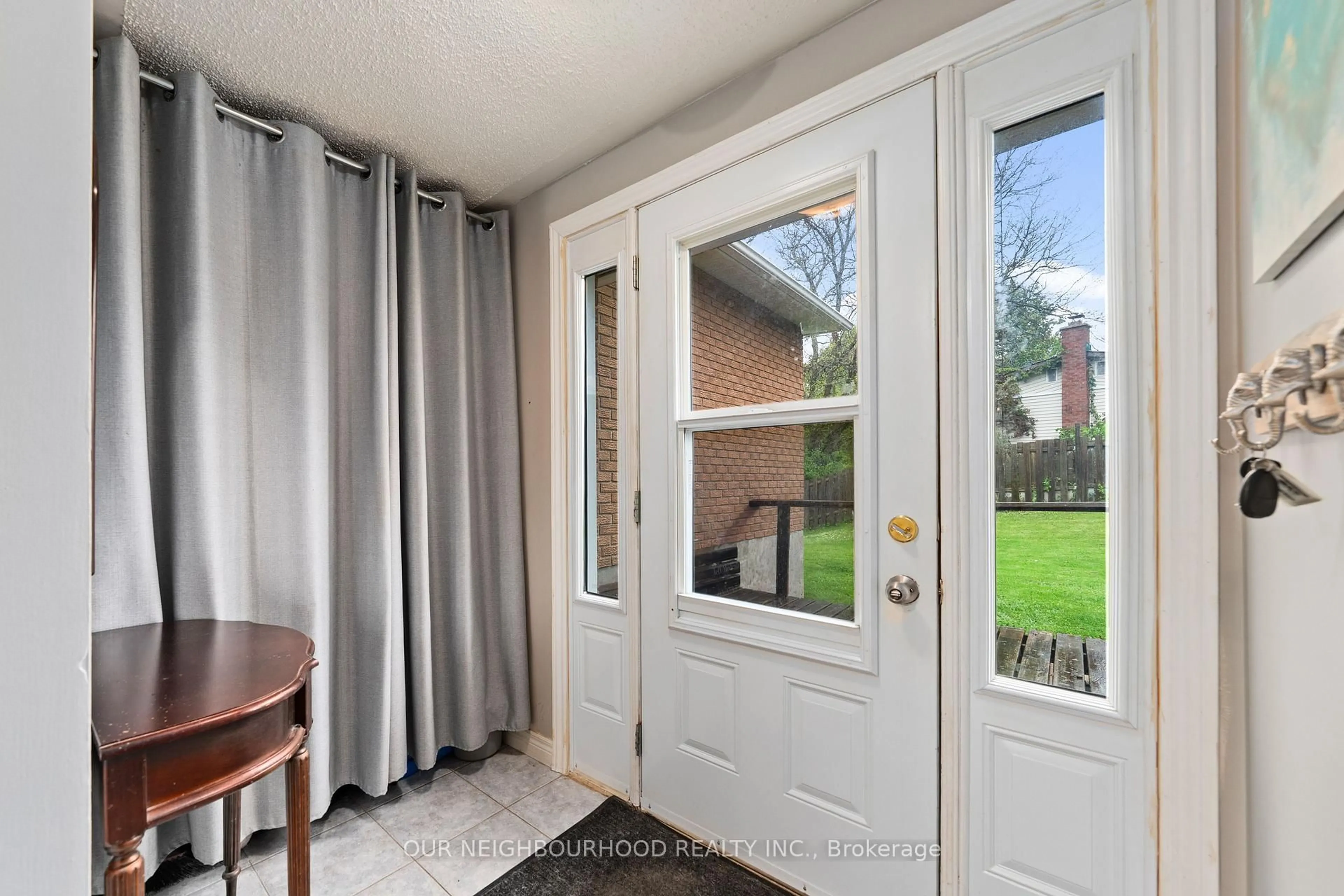 Indoor entryway for 24 Andrews Rd, Clarington Ontario L0B 1M0
