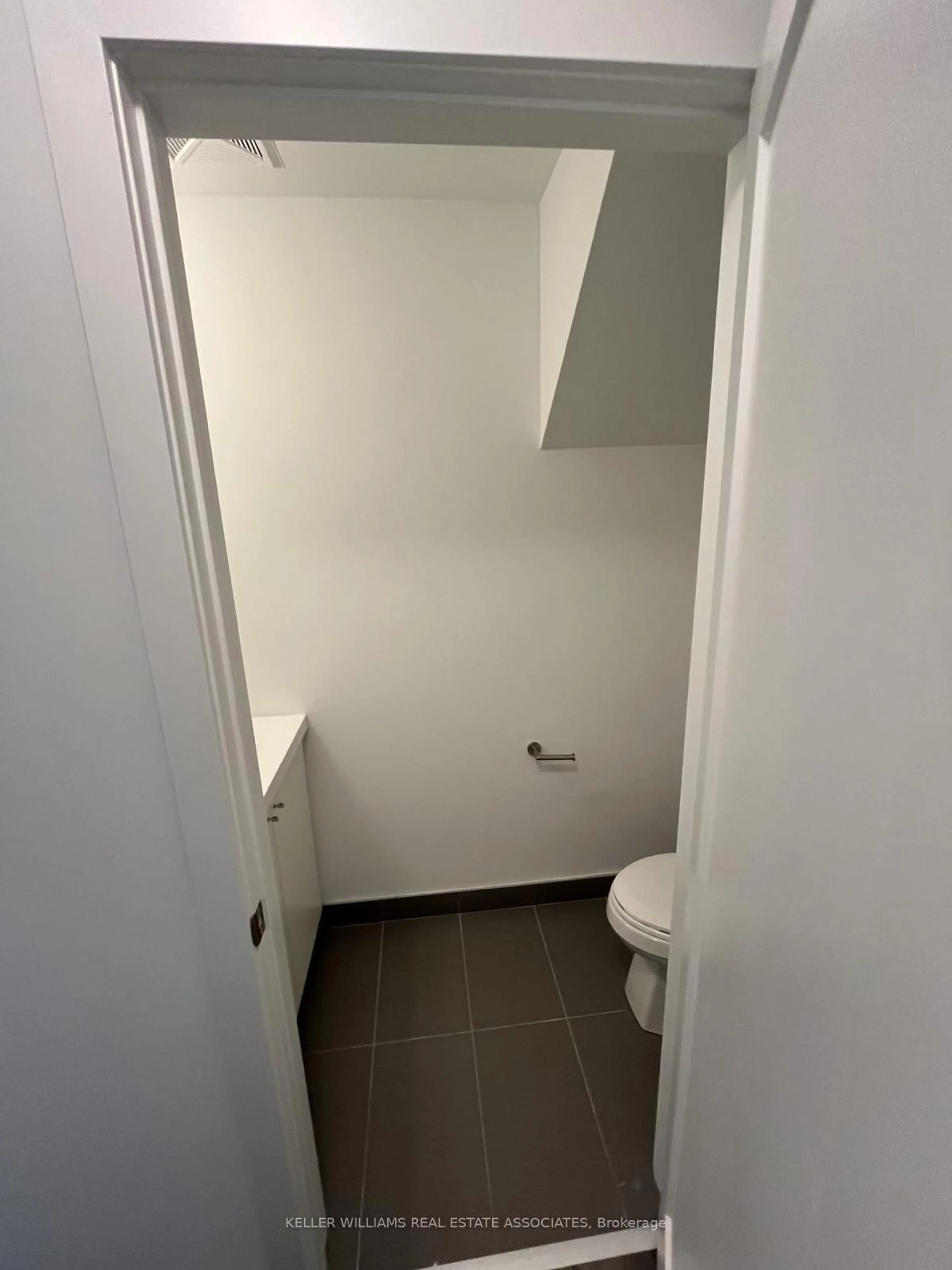 A pic of a room for 18 Alpine Symphony Path, Oshawa Ontario L1L 0R1