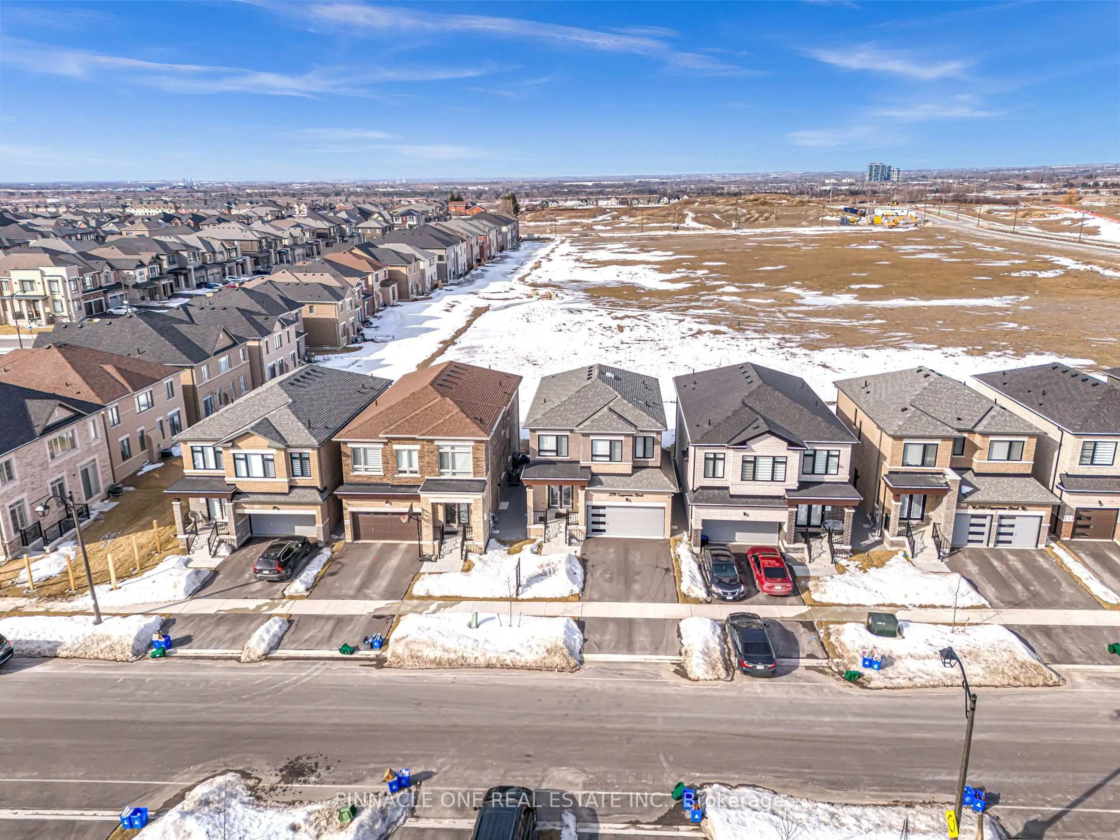 A pic from outside/outdoor area/front of a property/back of a property/a pic from drone, street for 2174 Coppermine St, Oshawa Ontario L1L 0T1