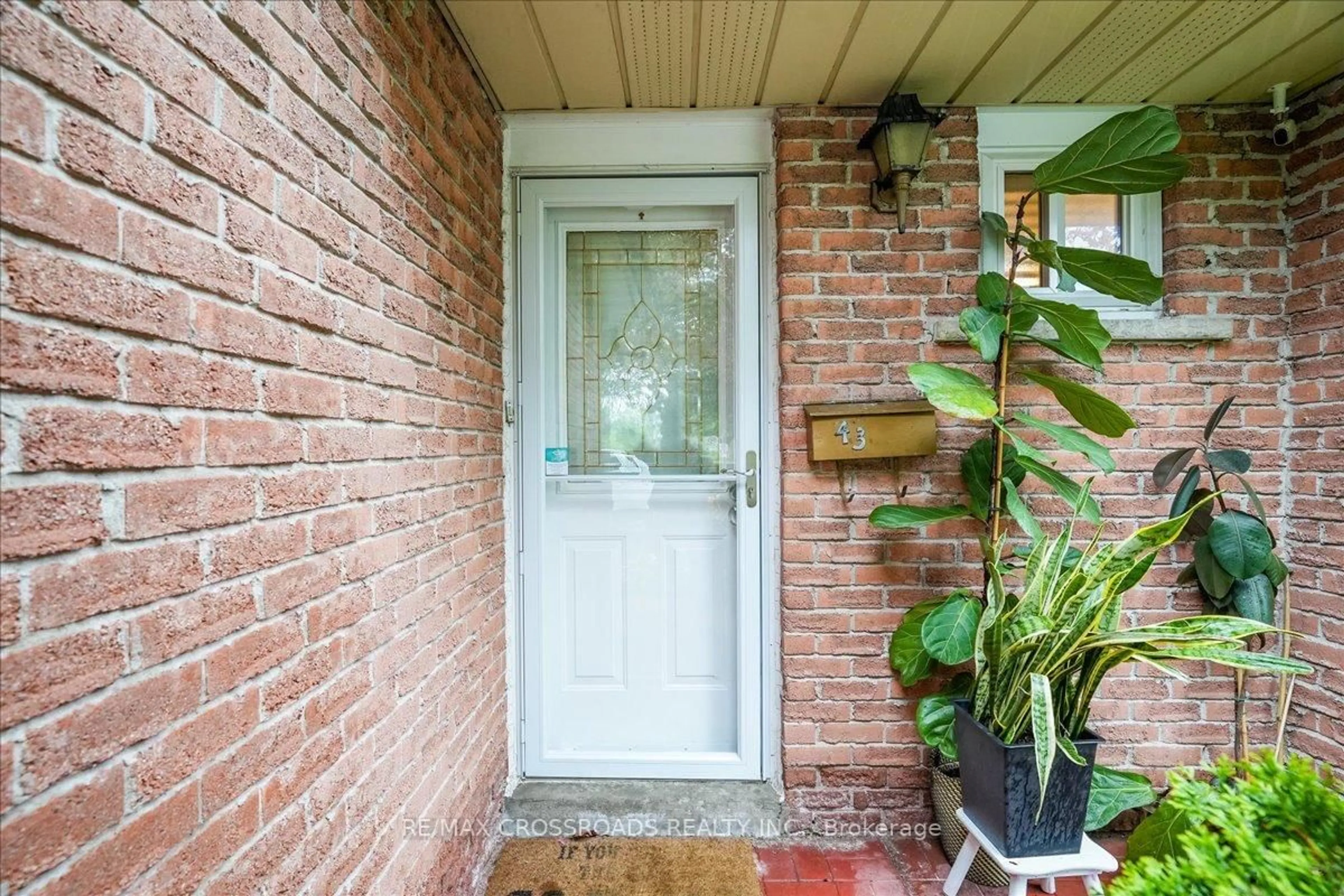 Indoor entryway for 121 L'Amoreaux Dr #43, Toronto Ontario M1W 2J9