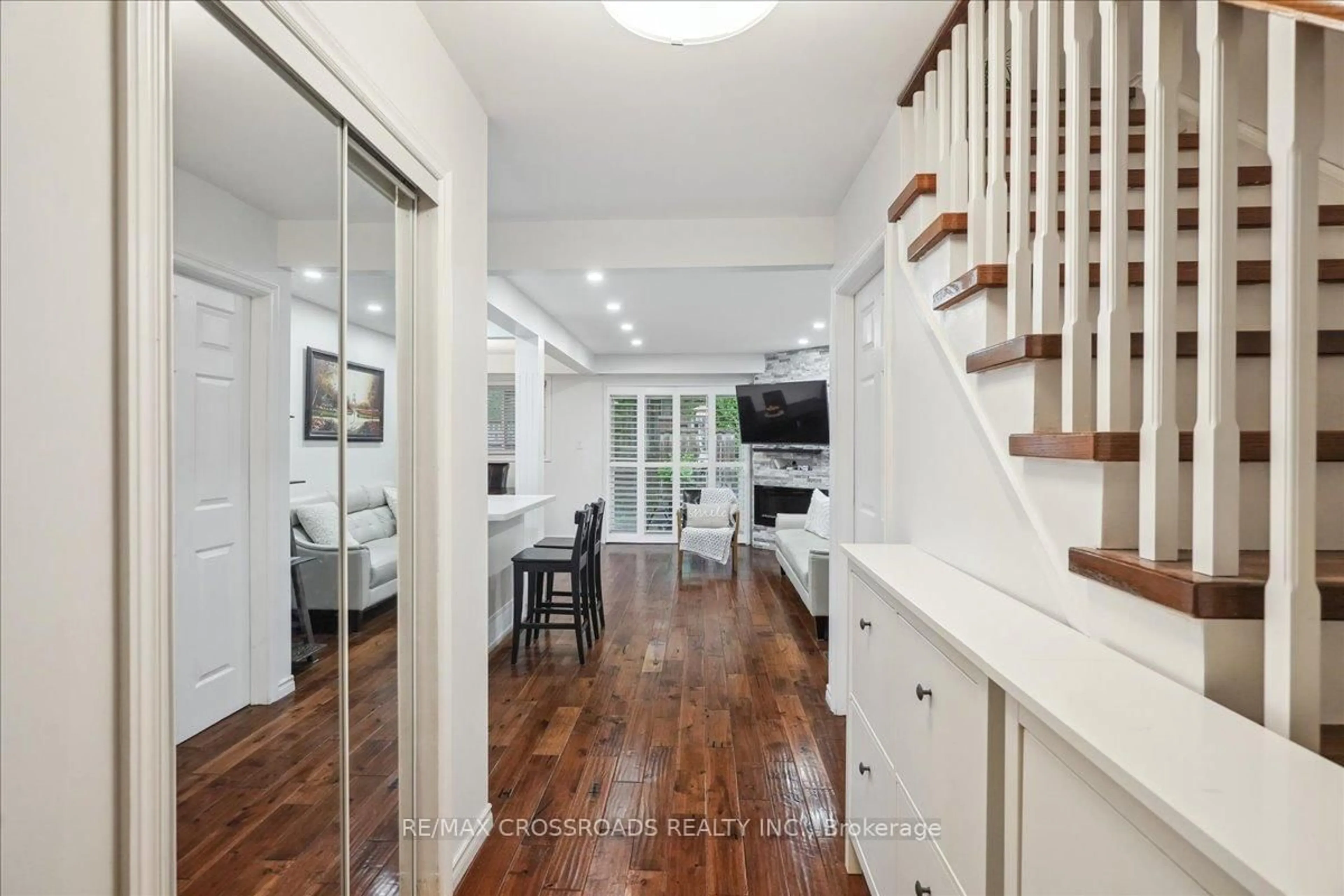 Indoor entryway for 121 L'Amoreaux Dr #43, Toronto Ontario M1W 2J9