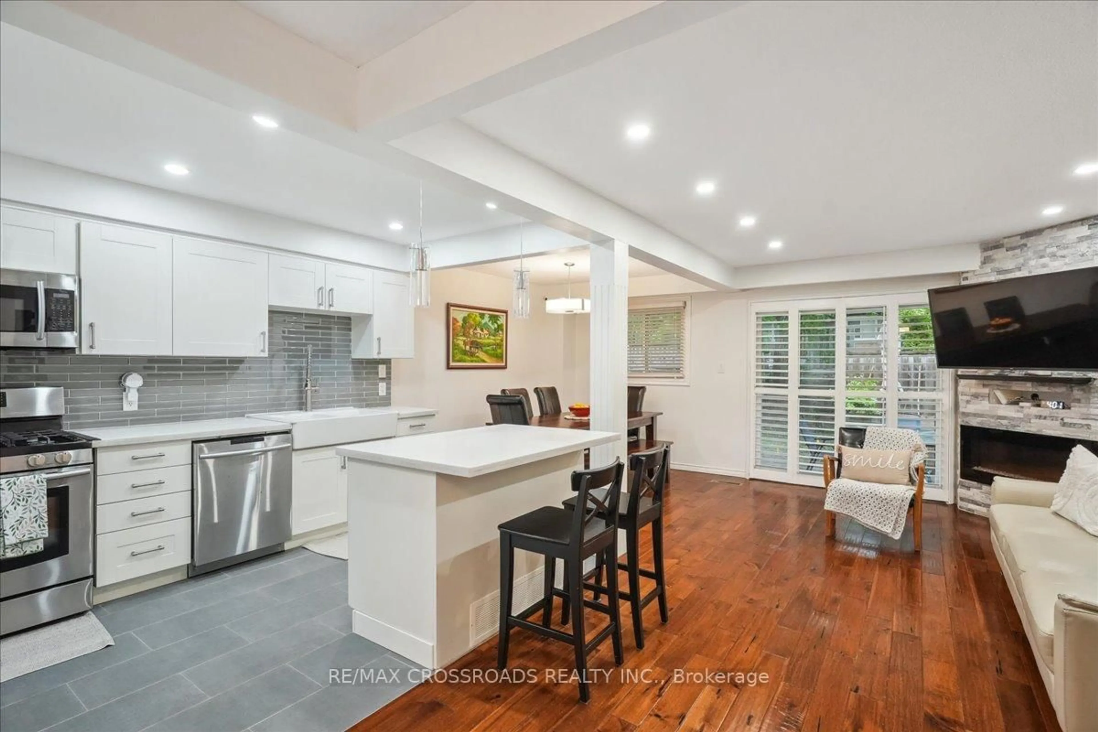 Open concept kitchen, ceramic/tile floor for 121 L'Amoreaux Dr #43, Toronto Ontario M1W 2J9