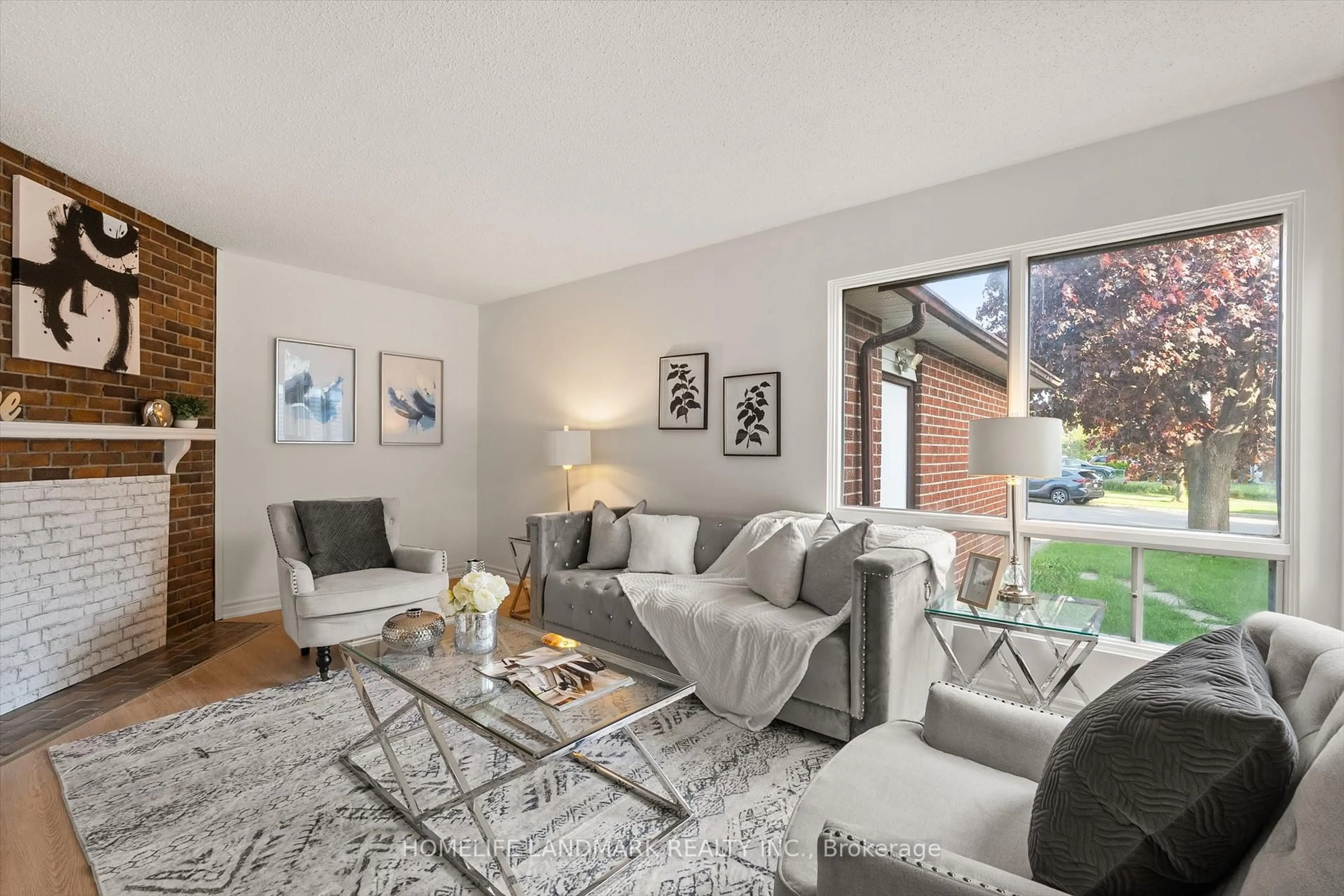 Living room with furniture, unknown for 89 Phalen Cres, Toronto Ontario M1V 1Y5