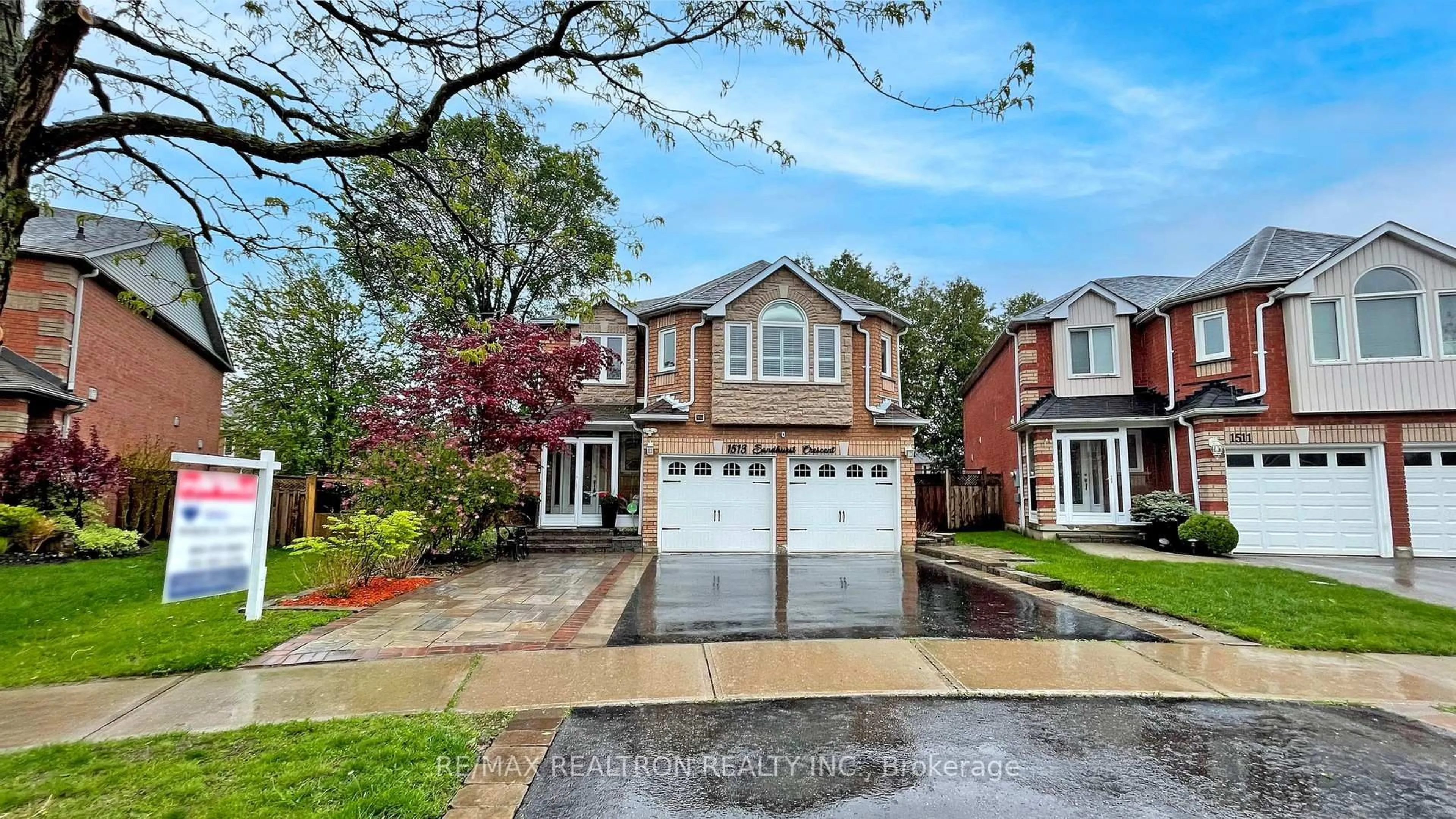 Home with brick exterior material, street for 1513 Sandhurst Cres, Pickering Ontario L1V 6Y6