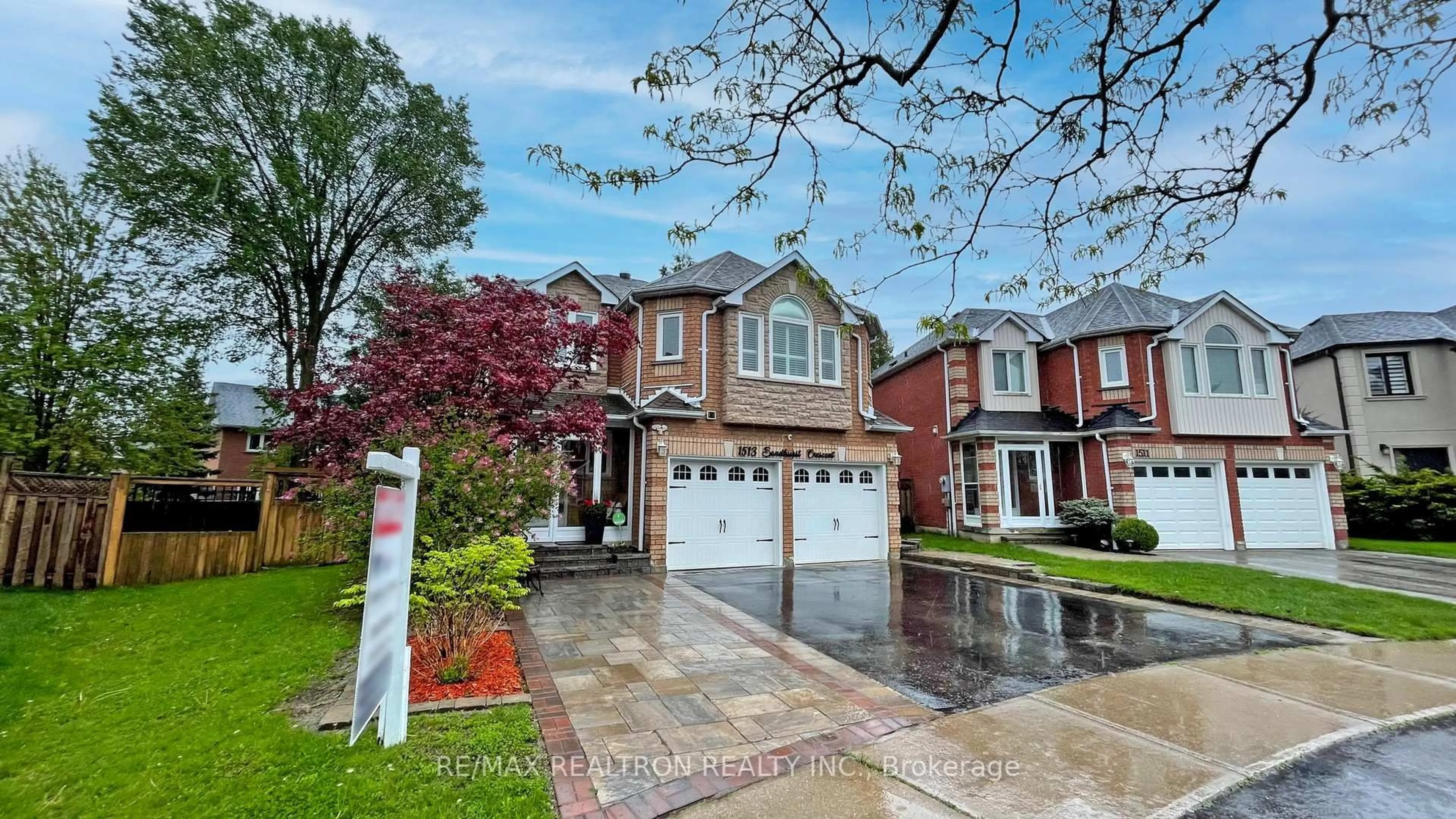 Home with brick exterior material, street for 1513 Sandhurst Cres, Pickering Ontario L1V 6Y6